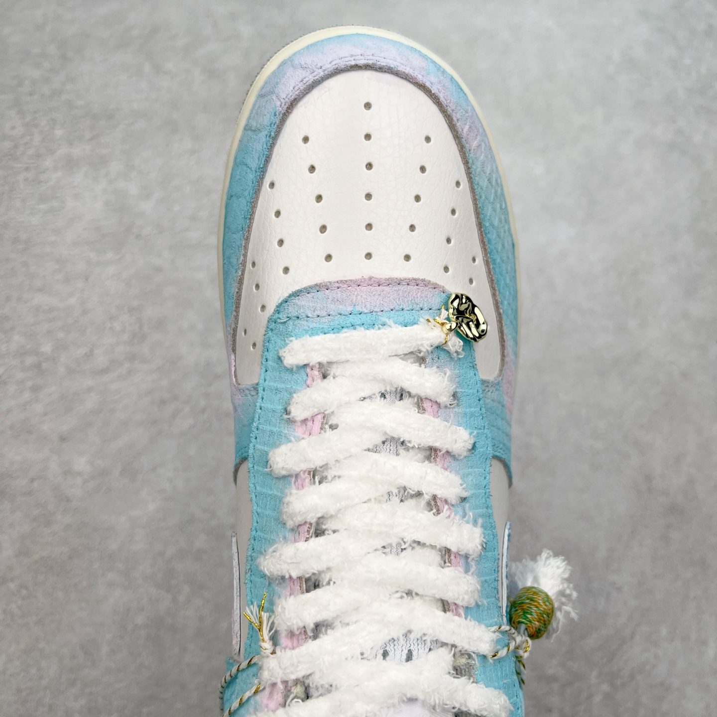 图片[4]-NK Air Force 1´07 Low 空军一号低帮百搭休闲运动板鞋 DX2678-222 柔软、弹性十足的缓震性能和出色的中底设计 横跨复古与现代的外型结合 造就出风靡全球 三十多年的Force 1 直到今天还深受青睐 尺码：36 36.5 37.5 38 38.5 39 40 40.5 41 42 42.5 43 44 44.5 45-选品中心