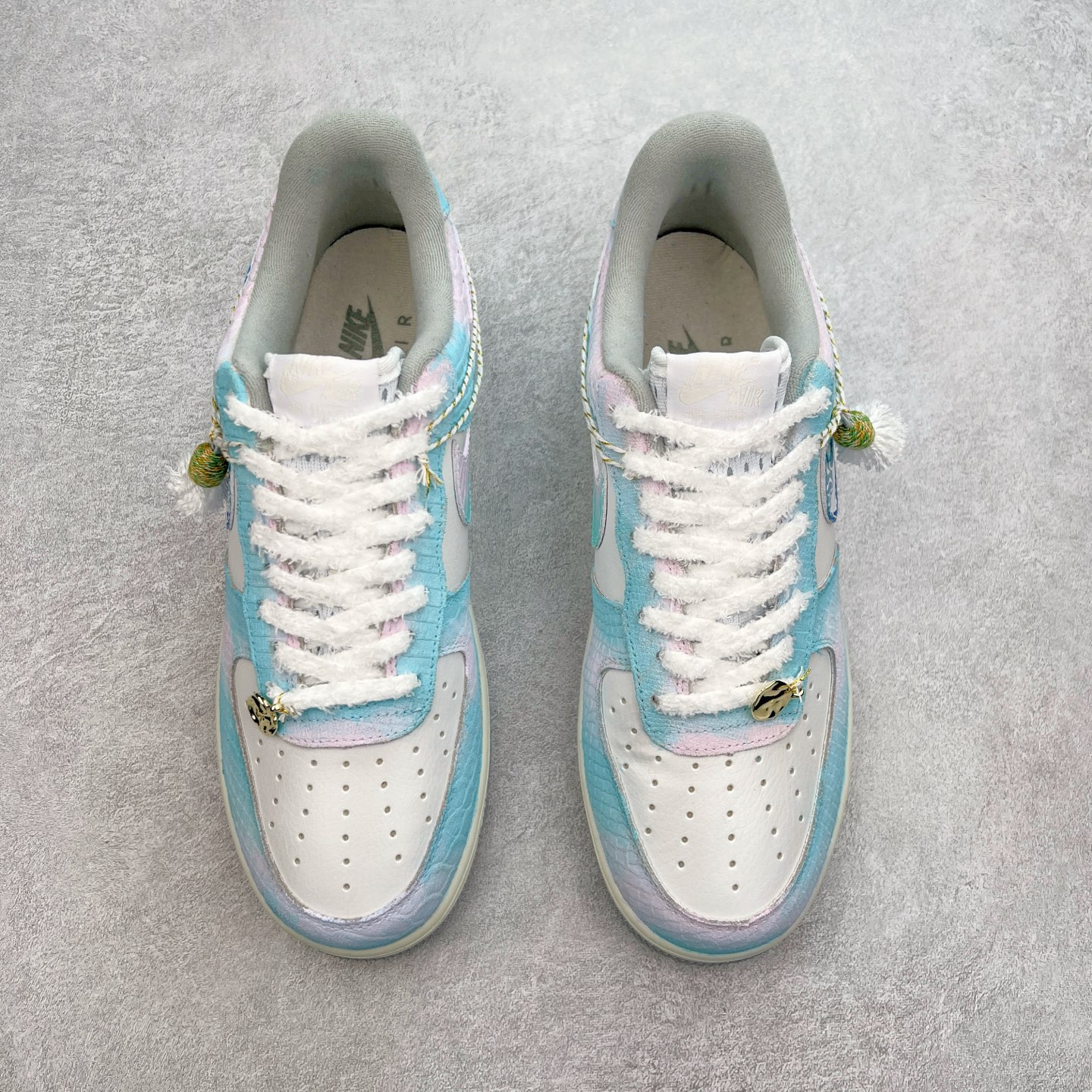 图片[2]-NK Air Force 1´07 Low 空军一号低帮百搭休闲运动板鞋 DX2678-222 柔软、弹性十足的缓震性能和出色的中底设计 横跨复古与现代的外型结合 造就出风靡全球 三十多年的Force 1 直到今天还深受青睐 尺码：36 36.5 37.5 38 38.5 39 40 40.5 41 42 42.5 43 44 44.5 45-选品中心