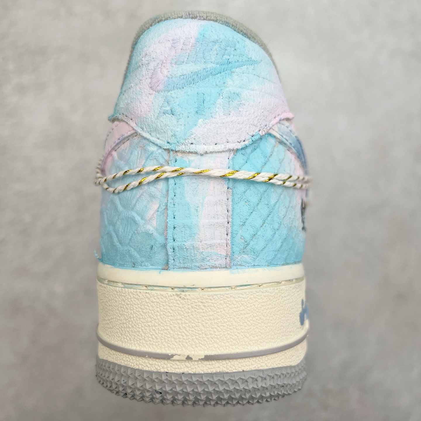 图片[8]-NK Air Force 1´07 Low 空军一号低帮百搭休闲运动板鞋 DX2678-222 柔软、弹性十足的缓震性能和出色的中底设计 横跨复古与现代的外型结合 造就出风靡全球 三十多年的Force 1 直到今天还深受青睐 尺码：36 36.5 37.5 38 38.5 39 40 40.5 41 42 42.5 43 44 44.5 45-选品中心