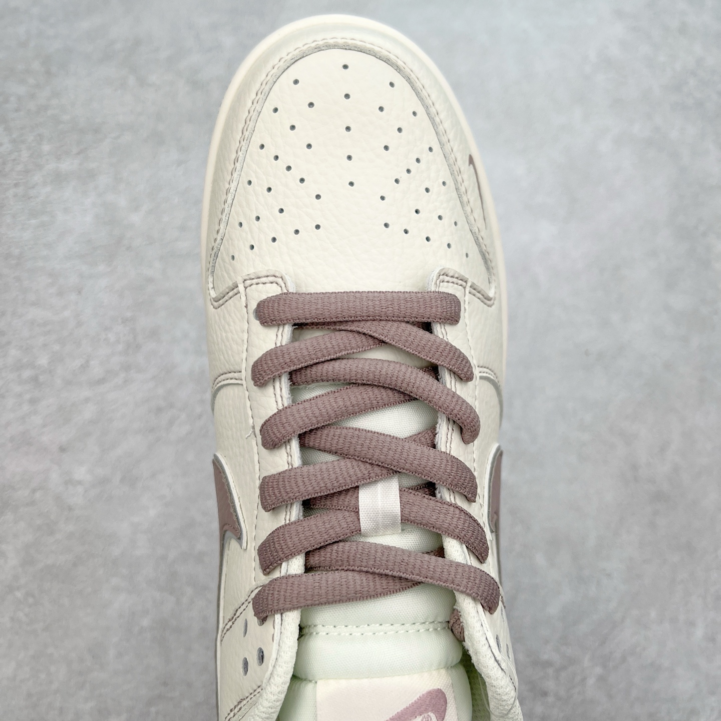 图片[4]-NK Dunk Low 定制配色 BM0234-507 大厂出品 极力推荐 原装头层材料 独家版型蒸餾加工帶來的是更好的视觉和脚感体验大厂纯原品质出货 清洁度 电绣工艺 皮料切割干净无任何毛边 细节完美 尺码：36 36.5 37.5 38 38.5 39 40 40.5 41 42 42.5 43 44 44.5 45-选品中心