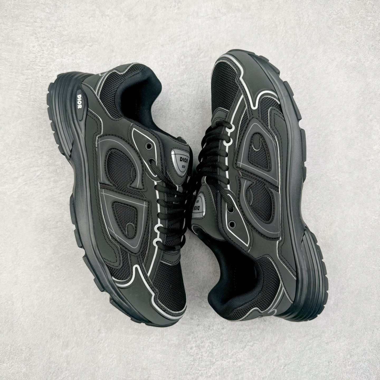 图片[3]-＃ZC总裁 Dior B30 迪奥网眼织物低帮运动休闲鞋 原版开模 海淘专供品质同渠道货源 全套专柜原装配件 该款系列采用黑网色眼织物白和色科技料面精心制 作饰以反光“CD30”图形标志 外格轻盈的刻雕效果橡胶鞋搭底配标志性点的缀提升格调 内弹部力细节塑造想理的舒适穿着体验可与各休式闲造型配搭 彰显尚时现代的运风动范 正常尺码：39 40 41 42 43 44 45-选品中心