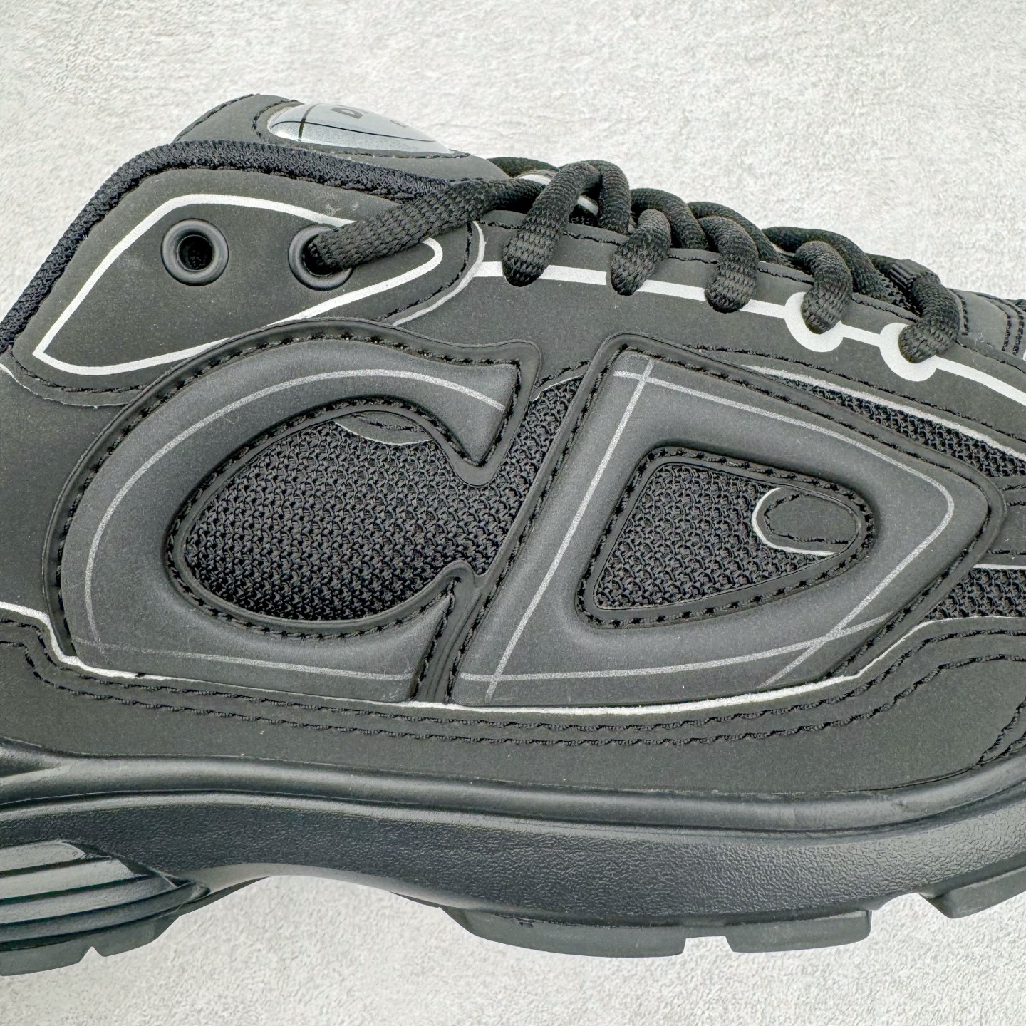 图片[19]-＃ZC总裁 Dior B30 迪奥网眼织物低帮运动休闲鞋 原版开模 海淘专供品质同渠道货源 全套专柜原装配件 该款系列采用黑网色眼织物白和色科技料面精心制 作饰以反光“CD30”图形标志 外格轻盈的刻雕效果橡胶鞋搭底配标志性点的缀提升格调 内弹部力细节塑造想理的舒适穿着体验可与各休式闲造型配搭 彰显尚时现代的运风动范 正常尺码：39 40 41 42 43 44 45-选品中心