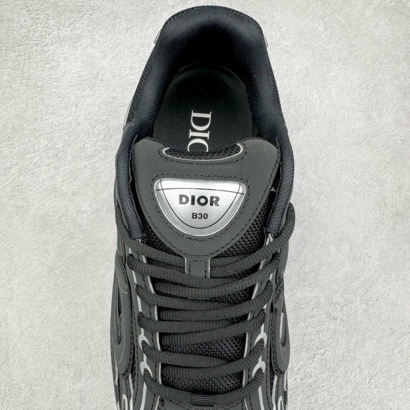 图片[5]-＃ZC总裁 Dior B30 迪奥网眼织物低帮运动休闲鞋 原版开模 海淘专供品质同渠道货源 全套专柜原装配件 该款系列采用黑网色眼织物白和色科技料面精心制 作饰以反光“CD30”图形标志 外格轻盈的刻雕效果橡胶鞋搭底配标志性点的缀提升格调 内弹部力细节塑造想理的舒适穿着体验可与各休式闲造型配搭 彰显尚时现代的运风动范 正常尺码：39 40 41 42 43 44 45-选品中心