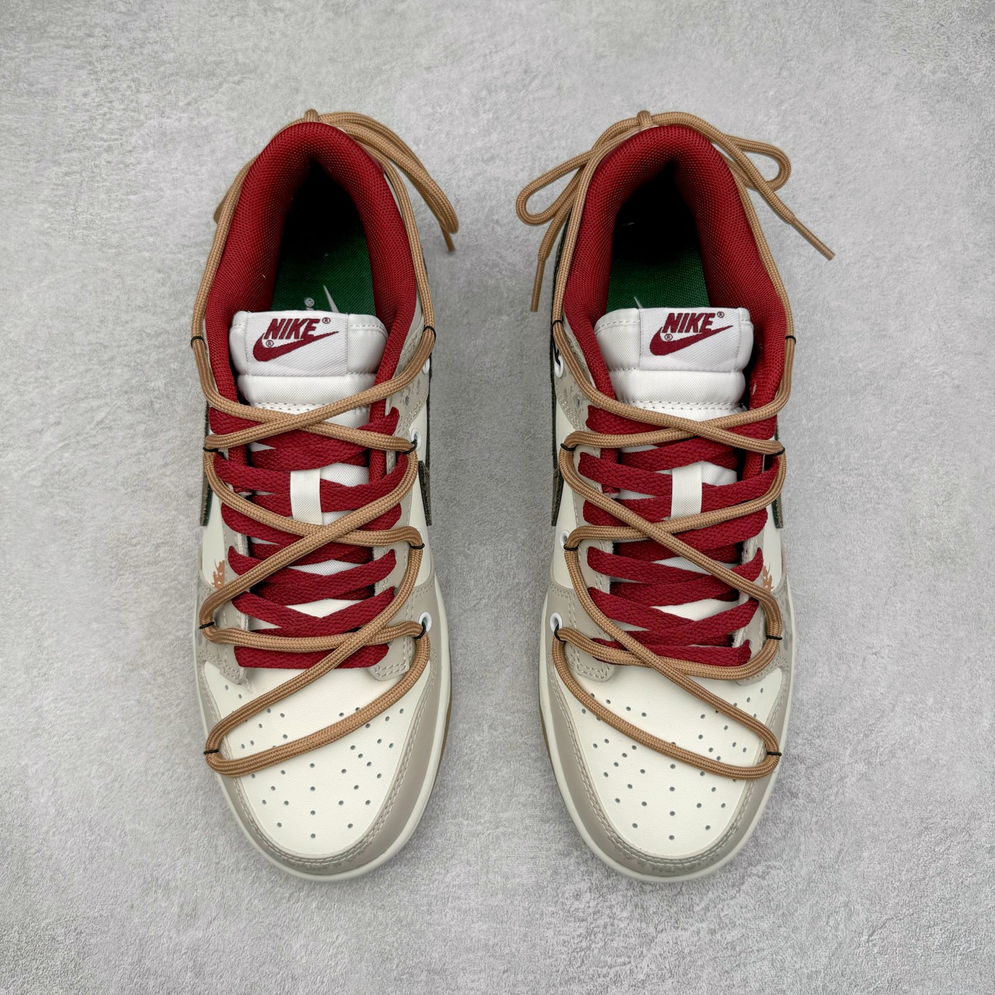 图片[2]-＃YC纯原 NK Dunk Low 荒芜尽头 FB7160-161 定制系列天花板 无原鞋不开发 全系列得物原鞋一比一校对开发 配色持续更新中 终端对接 优势输出 全套原厂楦头原纸板数据档案倾力打造 原汁原味莞产 极致还原 圈内最强针车工艺 高端零售指定版 广东原厂配套原盒原标 鞋盒分三个尺码段 原厂冲刀 超高清洁度 全鞋零毛边皮料切割 采用原厂百宏鞋带以及原厂百宏织唛舌标 内标可供原厂几率过验 进口原装条纹中底布 四线拉帮白色点胶 原厂拉帮手法遵循公司 原厂电绣 极致还原 尺码：36 36.5 37.5 38 38.5 39 40 40.5 41 42 42.5 43 44 44.5 45 46-选品中心