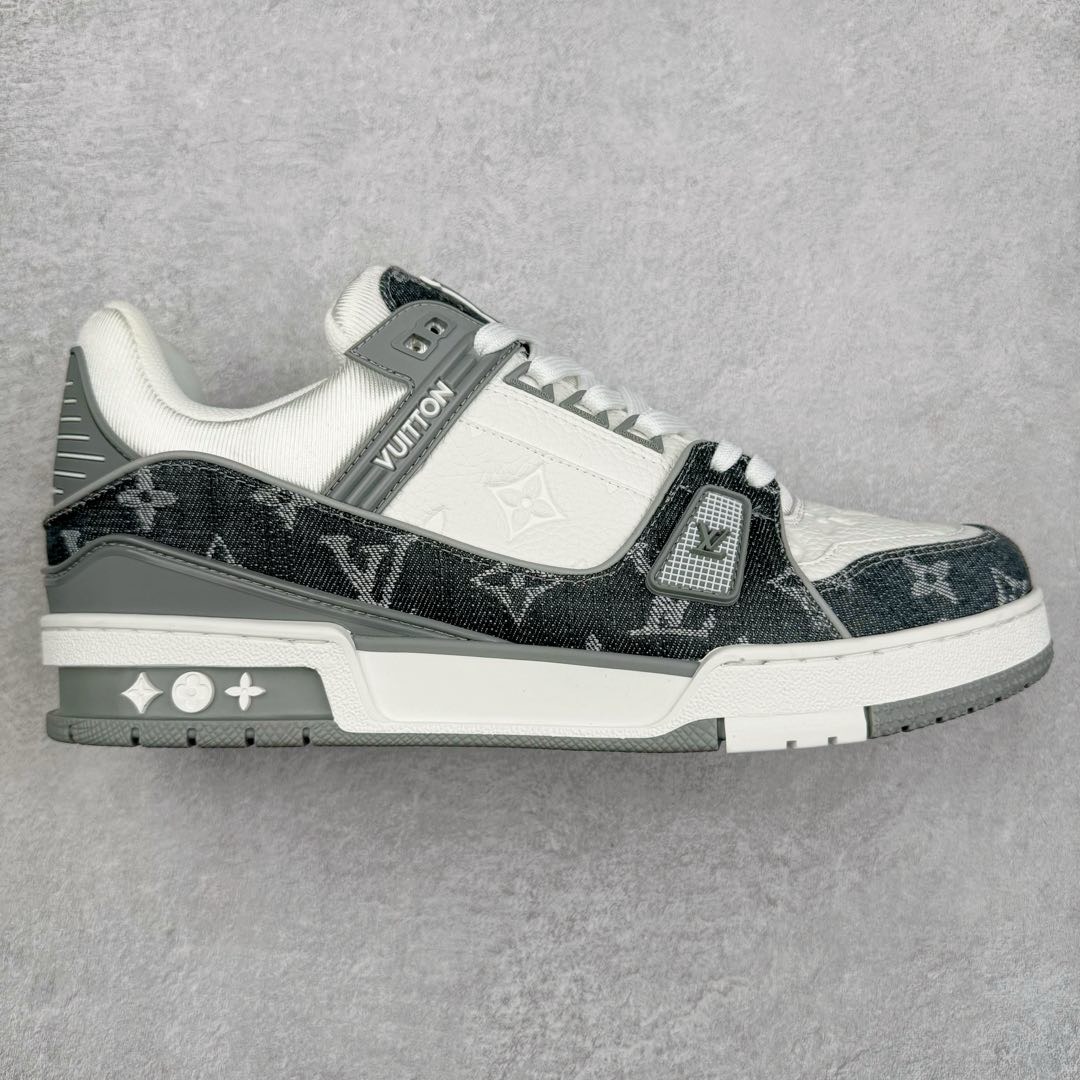 图片[7]-＃K1 Louis Vuitton Trainer lv时装走秀运动鞋 完美鞋型超高的清洁度 零毛边线头瑕疵 全套原楦原纸版原鞋开模 全网最具灵魂的版型 正确原装黄色鞋盒 正确中底印花 鞋面印花3D高频深度立体 全鞋电脑针车 紧密相连 针距密度一致 环保乳胶注塑鞋垫 厚度脚感还原原版 皮面裁剪部位 统一油边封口工艺 原装橡胶大底含胶量大底组合零偏差 专柜全套包装 防尘袋 说明书 质保卡 男女鞋 尺码：35 36 37 38 39 40 41 42 43 44 45-选品中心