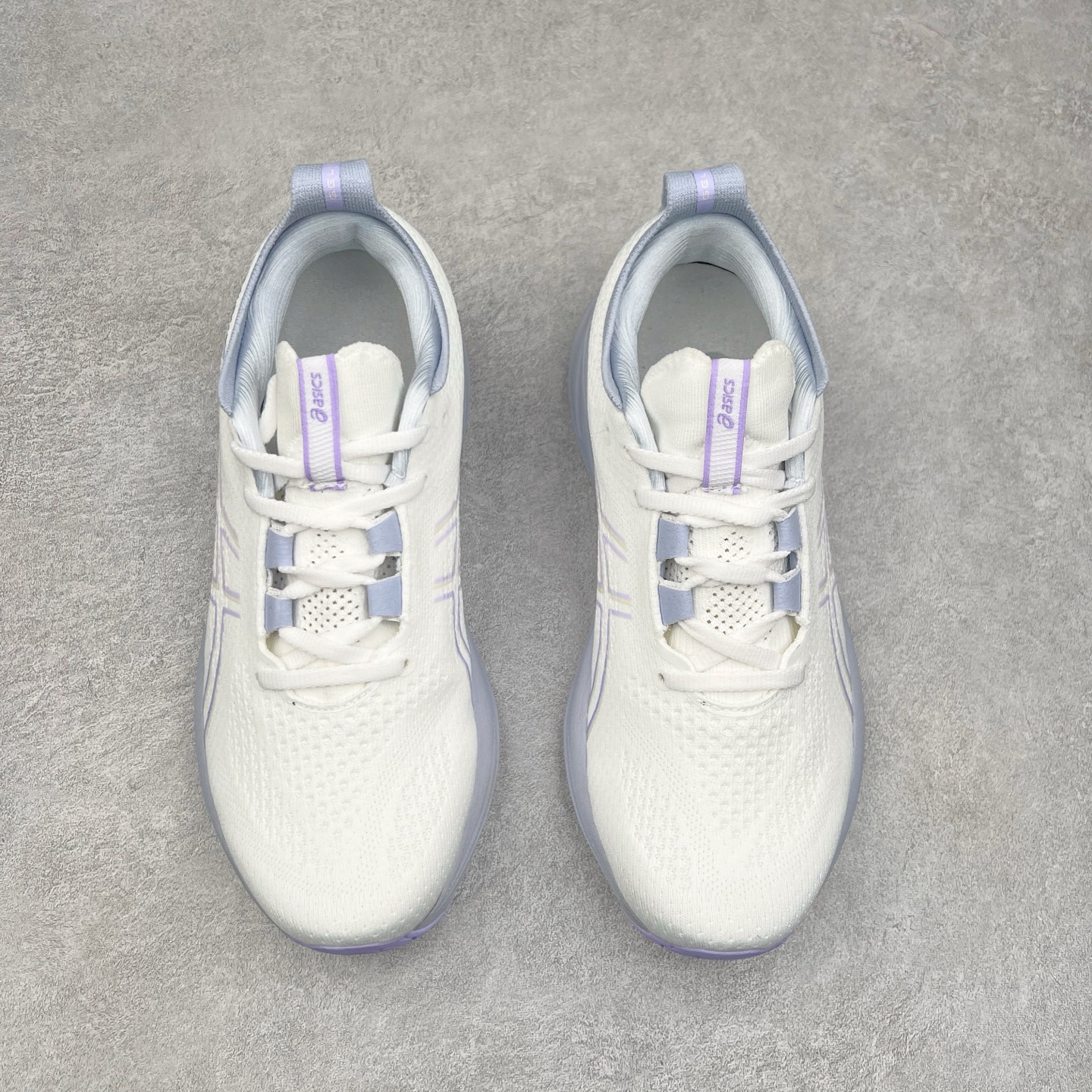 图片[2]-Asics GEL-Nimbus 26 亚瑟士缓震跑鞋 近年复古风潮的势头很旺 ASICS一直坚信保持身体的健康与活力是打造健康快乐的生活方式的最佳途径 ASICS为复古鞋型注入新设计 为玩家的街头穿搭提供了更多可能 GEL-NIMBUSTM9运动鞋最初是为中立和仰卧跑步者设计的长距离训练器 采用原始材料和关键细节重新设计 其Y2K时代的工业外观也被大胆的对比和色块所抵消 尺码：36 36.5 37.5 38 38.5 39 40 40.5 41.5 42 42.5 43.5 44 44.5 45-选品中心