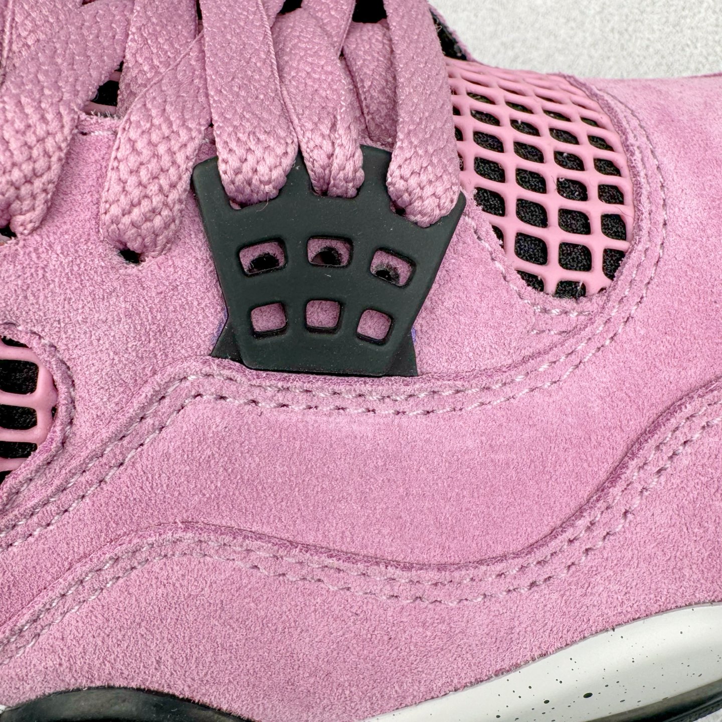 图片[16]-＃OG纯原 Air Jordan AJ4 WMNS \\\”Orchid\\\”猛男粉 AQ9129-501 耗时多个月巨作 重金购买原楦原纸板 确保原汁原味 完美呈现四代版型 原厂织唛标 市面唯一采用原装皮料 正确网格工艺 全方位一致匹配官方细节 尺码：36 36.5 37.5 38 38.5 39 40 40.5 41 42 42.5 43 44 44.5 45 46 47.5-选品中心