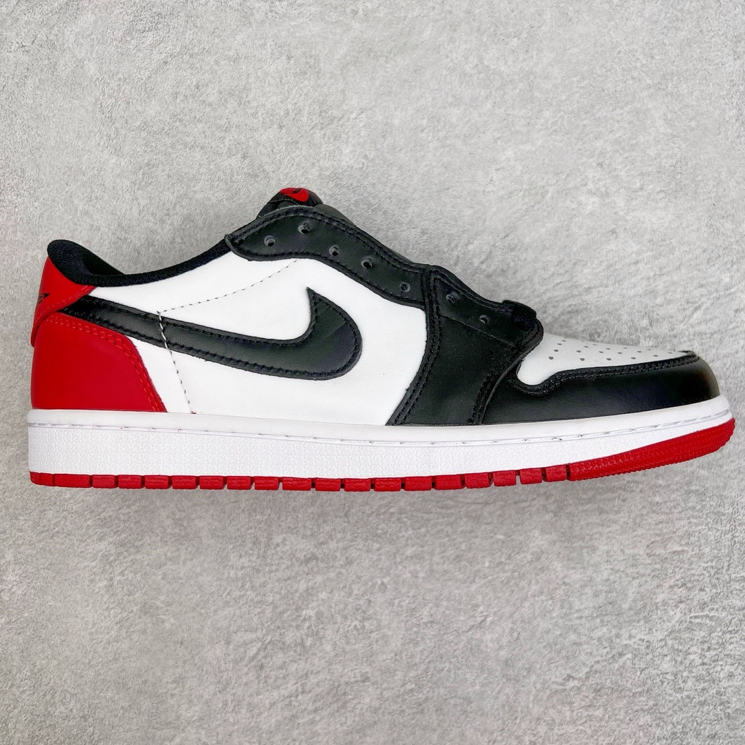 图片[8]-＃KZ神版莞产 Travis Scott x Air Jordan AJ1 Low OG SP TS联名倒钩低帮 全系列配色 外贸特供批次 新配色不断更新开发 市场中端王者 全套原纸板楦头开发 确保原汁原味 完美呈现一代版型 一比一鞋头弧度高度鞋身弧度 此版本只针对中端市场 细节品控鞋型随意秒杀市面同价位 鞋型完美 不臃肿别扭 头层皮料加持 用料绝不含糊 进口玻璃冲刀皮料裁剪零毛边 电脑针车工艺 超高鞋面清洁度 最高QC检验标准 控制溢胶瑕疵 原盒原配 飞翼3D高频深度立体 工艺方面大到整体鞋型 漏斗收腰 底线拉帮 LOGO立体程度 小到针眼排布 载片对称 冲孔效果 鞋标规范 鞋垫背胶等等 无一不是口碑收割 每双都是一个回头客 尺码：36 36.5 37.5 38 38.5 39 40 40.5 41 42 42.5 43 44 44.5 45 46 47.5-选品中心