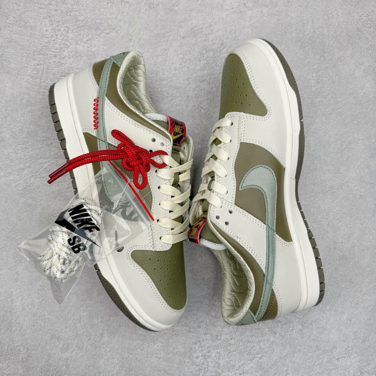 图片[3]-＃原盒版 NK Dunk Low 蛇年限定 米白绿 HV5980-231 全新支线性价比拉满 迎合行情定价 正确头层皮料 细节均购入原鞋校对开发 全套原纸板楦头加持 细节品控鞋型稳定 独家私模官方最新原厂磨具打造大底 鞋头坡度极致还原 原盒原配 玻璃冲刀 超高清洁度 全鞋零毛边皮料切割 正确中底布背胶中底布拉帮走线 尺码：36 36.5 37.5 38 38.5 39 40 40.5 41 42 42.5 43 44 44.5 45 46-选品中心