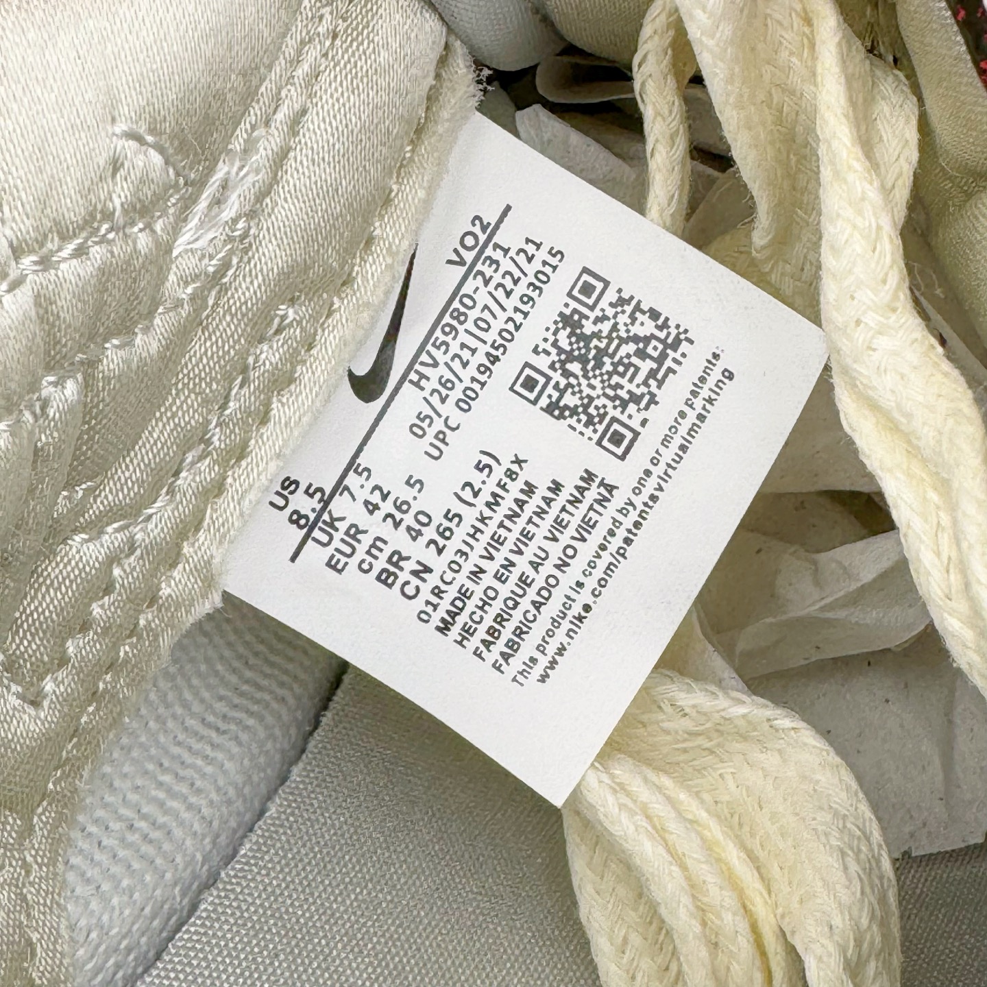 图片[13]-＃原盒版 NK Dunk Low 蛇年限定 米白绿 HV5980-231 全新支线性价比拉满 迎合行情定价 正确头层皮料 细节均购入原鞋校对开发 全套原纸板楦头加持 细节品控鞋型稳定 独家私模官方最新原厂磨具打造大底 鞋头坡度极致还原 原盒原配 玻璃冲刀 超高清洁度 全鞋零毛边皮料切割 正确中底布背胶中底布拉帮走线 尺码：36 36.5 37.5 38 38.5 39 40 40.5 41 42 42.5 43 44 44.5 45 46-选品中心