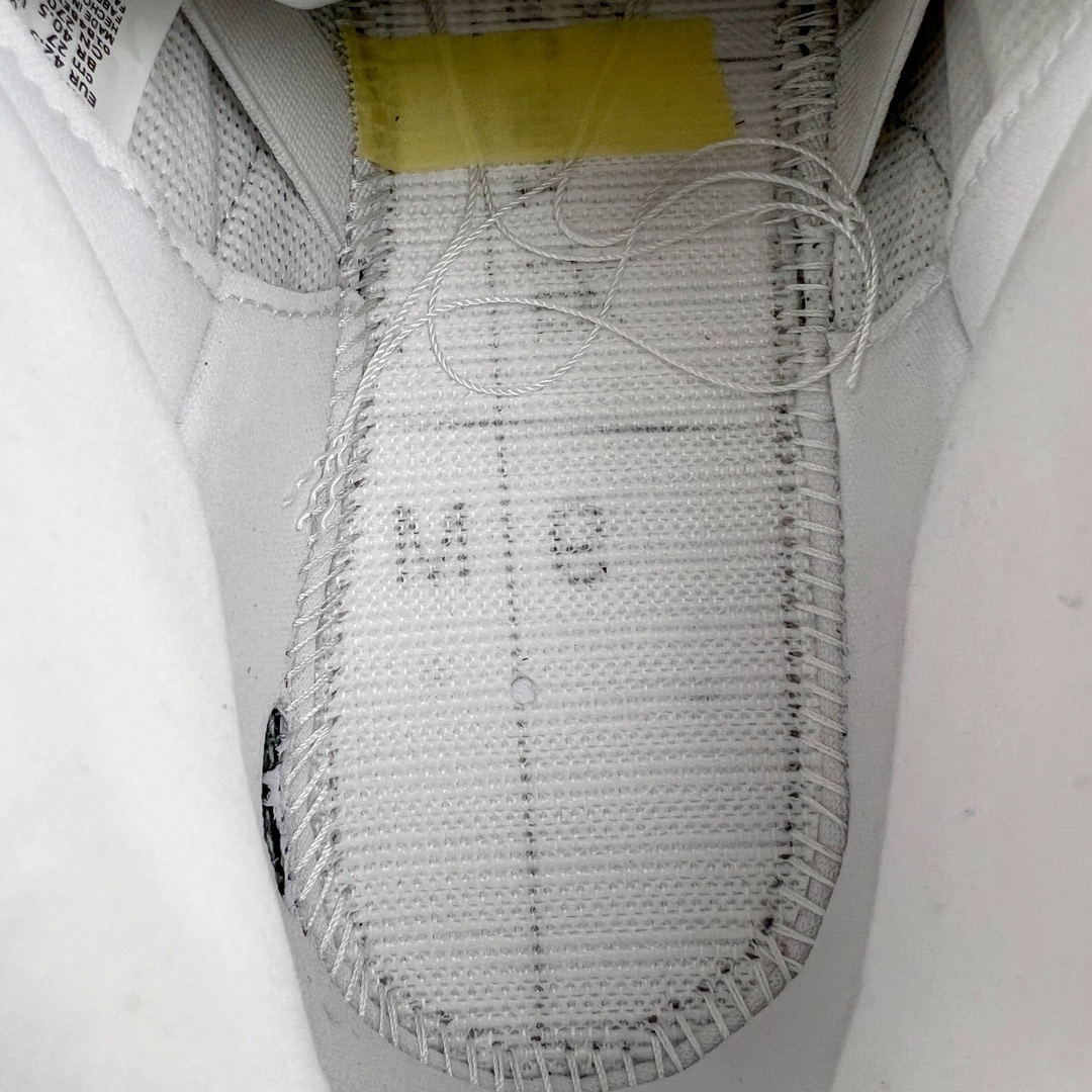 图片[18]-＃KZ神版 Fragment Design x Air Jordan AJ3 Retro 藤原浩闪电联名 DA3595-100 独家外贸特供尺码含45.5 48.5 国内外口碑最好最推荐的产品 市场中端王者 亲自操刀耗时半年巨作 全套原纸板楦头开发 原厂大底磨具加持立体防滑纹理 原装可视Air Sole气垫 原汁原味最完美的三代版型 唯一正确鞋头趴度弧度高度鞋身腰线 此版本只针对中端市场 皮料材质有所更替 其他数据细节工艺流程均保持一致 绝不口嗨 细节品控鞋型随意秒杀市面3XX 4XX 原厂TPU后跟饰片 正确内里反口里网布 皮料菱角分明不变形无多余毛边 正确手工大底描漆拉丝 市场唯一原厂鞋扣模具 原厂织唛标 原厂飞人电绣工艺 尾指中部跳三针 独家绑鞋带手法 印刷中底布 四线拉帮 米色美纹纸贴合固定 进口港宝加持 后跟自然饱满 全鞋荧光划线卡点 追求极致完美 每一双都是工艺品 多重QC质检 超越公司货的品控标准 实实在在的免检产品 尺码：40 40.5 41 42 42.5 43 44 44.5 45 45.5 46 47.5 48.5-选品中心