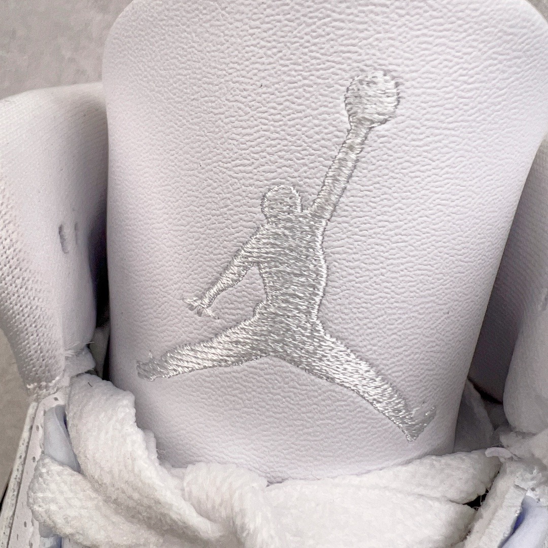 图片[13]-＃KZ神版 Fragment Design x Air Jordan AJ3 Retro 藤原浩闪电联名 DA3595-100 独家外贸特供尺码含45.5 48.5 国内外口碑最好最推荐的产品 市场中端王者 亲自操刀耗时半年巨作 全套原纸板楦头开发 原厂大底磨具加持立体防滑纹理 原装可视Air Sole气垫 原汁原味最完美的三代版型 唯一正确鞋头趴度弧度高度鞋身腰线 此版本只针对中端市场 皮料材质有所更替 其他数据细节工艺流程均保持一致 绝不口嗨 细节品控鞋型随意秒杀市面3XX 4XX 原厂TPU后跟饰片 正确内里反口里网布 皮料菱角分明不变形无多余毛边 正确手工大底描漆拉丝 市场唯一原厂鞋扣模具 原厂织唛标 原厂飞人电绣工艺 尾指中部跳三针 独家绑鞋带手法 印刷中底布 四线拉帮 米色美纹纸贴合固定 进口港宝加持 后跟自然饱满 全鞋荧光划线卡点 追求极致完美 每一双都是工艺品 多重QC质检 超越公司货的品控标准 实实在在的免检产品 尺码：40 40.5 41 42 42.5 43 44 44.5 45 45.5 46 47.5 48.5-选品中心