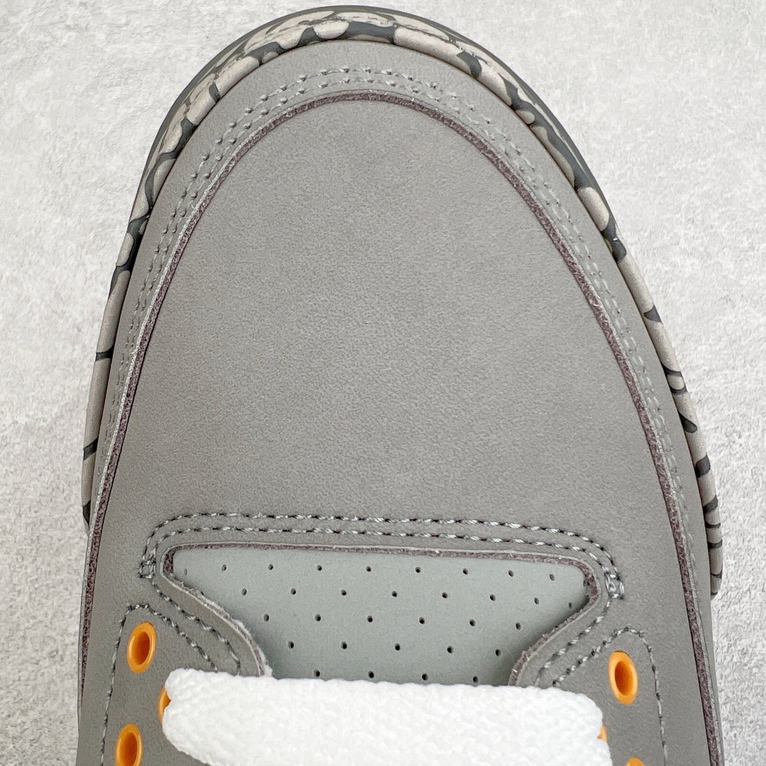 图片[10]-＃KZ神版 Air Jordan AJ3 Retro 酷灰 CT8532-012 独家外贸特供尺码含45.5 48.5 国内外口碑最好最推荐的产品 市场中端王者 亲自操刀耗时半年巨作 全套原纸板楦头开发 原厂大底磨具加持立体防滑纹理 原装可视Air Sole气垫 原汁原味最完美的三代版型 唯一正确鞋头趴度弧度高度鞋身腰线 此版本只针对中端市场 皮料材质有所更替 其他数据细节工艺流程均保持一致 绝不口嗨 细节品控鞋型随意秒杀市面3XX 4XX 原厂TPU后跟饰片 正确内里反口里网布 皮料菱角分明不变形无多余毛边 正确手工大底描漆拉丝 市场唯一原厂鞋扣模具 原厂织唛标 原厂飞人电绣工艺 尾指中部跳三针 独家绑鞋带手法 印刷中底布 四线拉帮 米色美纹纸贴合固定 进口港宝加持 后跟自然饱满 全鞋荧光划线卡点 追求极致完美 每一双都是工艺品 多重QC质检 超越公司货的品控标准 实实在在的免检产品 尺码：40 40.5 41 42 42.5 43 44 44.5 45 45.5 46 47.5 48.5-选品中心