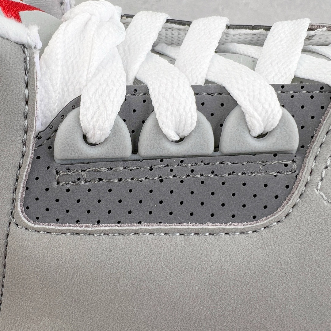 图片[12]-＃KZ神版 Air Jordan AJ3 Retro 酷灰 CT8532-012 独家外贸特供尺码含45.5 48.5 国内外口碑最好最推荐的产品 市场中端王者 亲自操刀耗时半年巨作 全套原纸板楦头开发 原厂大底磨具加持立体防滑纹理 原装可视Air Sole气垫 原汁原味最完美的三代版型 唯一正确鞋头趴度弧度高度鞋身腰线 此版本只针对中端市场 皮料材质有所更替 其他数据细节工艺流程均保持一致 绝不口嗨 细节品控鞋型随意秒杀市面3XX 4XX 原厂TPU后跟饰片 正确内里反口里网布 皮料菱角分明不变形无多余毛边 正确手工大底描漆拉丝 市场唯一原厂鞋扣模具 原厂织唛标 原厂飞人电绣工艺 尾指中部跳三针 独家绑鞋带手法 印刷中底布 四线拉帮 米色美纹纸贴合固定 进口港宝加持 后跟自然饱满 全鞋荧光划线卡点 追求极致完美 每一双都是工艺品 多重QC质检 超越公司货的品控标准 实实在在的免检产品 尺码：40 40.5 41 42 42.5 43 44 44.5 45 45.5 46 47.5 48.5-选品中心