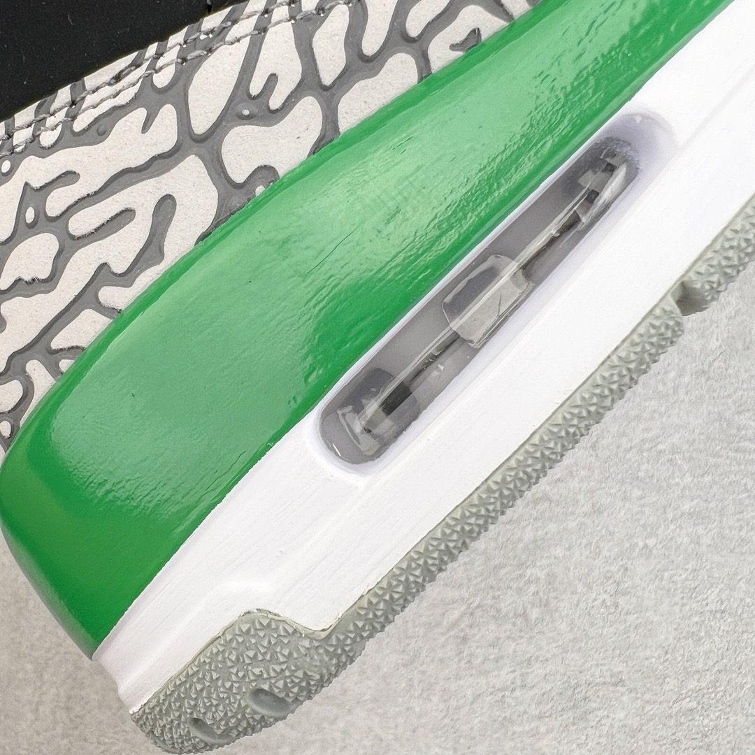 图片[10]-＃KZ神版 Air Jordan AJ3 Retro 黑绿 CT8532-030 独家外贸特供尺码含45.5 48.5 国内外口碑最好最推荐的产品 市场中端王者 亲自操刀耗时半年巨作 全套原纸板楦头开发 原厂大底磨具加持立体防滑纹理 原装可视Air Sole气垫 原汁原味最完美的三代版型 唯一正确鞋头趴度弧度高度鞋身腰线 此版本只针对中端市场 皮料材质有所更替 其他数据细节工艺流程均保持一致 绝不口嗨 细节品控鞋型随意秒杀市面3XX 4XX 原厂TPU后跟饰片 正确内里反口里网布 皮料菱角分明不变形无多余毛边 正确手工大底描漆拉丝 市场唯一原厂鞋扣模具 原厂织唛标 原厂飞人电绣工艺 尾指中部跳三针 独家绑鞋带手法 印刷中底布 四线拉帮 米色美纹纸贴合固定 进口港宝加持 后跟自然饱满 全鞋荧光划线卡点 追求极致完美 每一双都是工艺品 多重QC质检 超越公司货的品控标准 实实在在的免检产品 尺码：40 40.5 41 42 42.5 43 44 44.5 45 45.5 46 47.5 48.5-选品中心