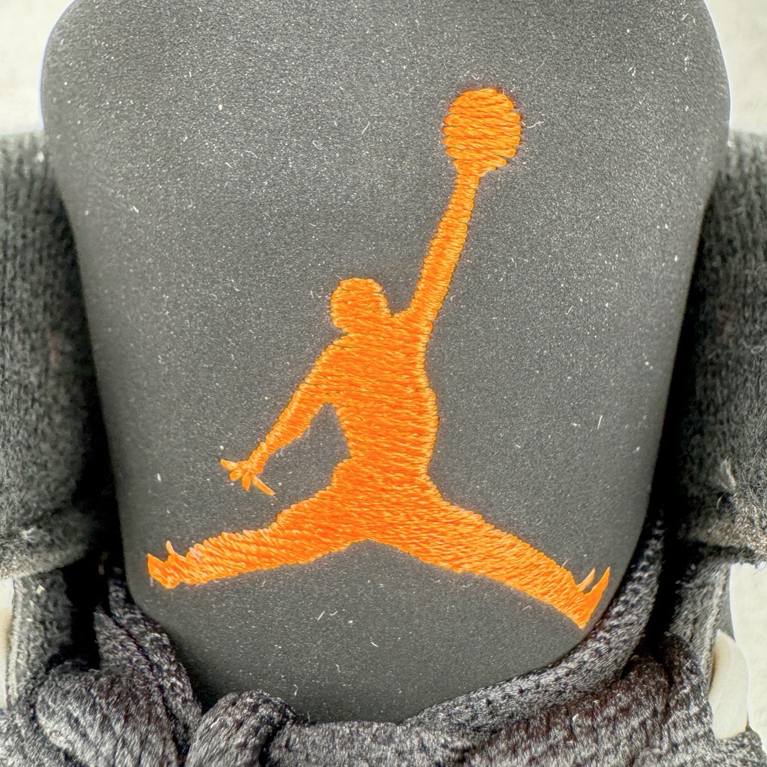 图片[10]-＃KZ神版 Air Jordan AJ3 Retro 恐惧 CT8532-080 独家外贸特供尺码含45.5 48.5 国内外口碑最好最推荐的产品 市场中端王者 亲自操刀耗时半年巨作 全套原纸板楦头开发 原厂大底磨具加持立体防滑纹理 原装可视Air Sole气垫 原汁原味最完美的三代版型 唯一正确鞋头趴度弧度高度鞋身腰线 此版本只针对中端市场 皮料材质有所更替 其他数据细节工艺流程均保持一致 绝不口嗨 细节品控鞋型随意秒杀市面3XX 4XX 原厂TPU后跟饰片 正确内里反口里网布 皮料菱角分明不变形无多余毛边 正确手工大底描漆拉丝 市场唯一原厂鞋扣模具 原厂织唛标 原厂飞人电绣工艺 尾指中部跳三针 独家绑鞋带手法 印刷中底布 四线拉帮 米色美纹纸贴合固定 进口港宝加持 后跟自然饱满 全鞋荧光划线卡点 追求极致完美 每一双都是工艺品 多重QC质检 超越公司货的品控标准 实实在在的免检产品 尺码：40 40.5 41 42 42.5 43 44 44.5 45 45.5 46 47.5 48.5-选品中心