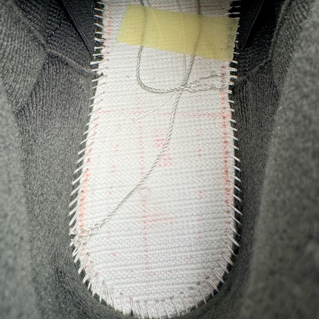 图片[17]-＃KZ神版 Air Jordan AJ3 Retro 恐惧 CT8532-080 独家外贸特供尺码含45.5 48.5 国内外口碑最好最推荐的产品 市场中端王者 亲自操刀耗时半年巨作 全套原纸板楦头开发 原厂大底磨具加持立体防滑纹理 原装可视Air Sole气垫 原汁原味最完美的三代版型 唯一正确鞋头趴度弧度高度鞋身腰线 此版本只针对中端市场 皮料材质有所更替 其他数据细节工艺流程均保持一致 绝不口嗨 细节品控鞋型随意秒杀市面3XX 4XX 原厂TPU后跟饰片 正确内里反口里网布 皮料菱角分明不变形无多余毛边 正确手工大底描漆拉丝 市场唯一原厂鞋扣模具 原厂织唛标 原厂飞人电绣工艺 尾指中部跳三针 独家绑鞋带手法 印刷中底布 四线拉帮 米色美纹纸贴合固定 进口港宝加持 后跟自然饱满 全鞋荧光划线卡点 追求极致完美 每一双都是工艺品 多重QC质检 超越公司货的品控标准 实实在在的免检产品 尺码：40 40.5 41 42 42.5 43 44 44.5 45 45.5 46 47.5 48.5-选品中心