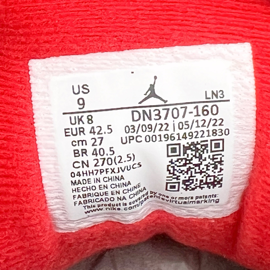 图片[18]-＃KZ神版 Air Jordan AJ3 Retro 白红 DN3707-160 独家外贸特供尺码含45.5 48.5 国内外口碑最好最推荐的产品 市场中端王者 亲自操刀耗时半年巨作 全套原纸板楦头开发 原厂大底磨具加持立体防滑纹理 原装可视Air Sole气垫 原汁原味最完美的三代版型 唯一正确鞋头趴度弧度高度鞋身腰线 此版本只针对中端市场 皮料材质有所更替 其他数据细节工艺流程均保持一致 绝不口嗨 细节品控鞋型随意秒杀市面3XX 4XX 原厂TPU后跟饰片 正确内里反口里网布 皮料菱角分明不变形无多余毛边 正确手工大底描漆拉丝 市场唯一原厂鞋扣模具 原厂织唛标 原厂飞人电绣工艺 尾指中部跳三针 独家绑鞋带手法 印刷中底布 四线拉帮 米色美纹纸贴合固定 进口港宝加持 后跟自然饱满 全鞋荧光划线卡点 追求极致完美 每一双都是工艺品 多重QC质检 超越公司货的品控标准 实实在在的免检产品 尺码：40 40.5 41 42 42.5 43 44 44.5 45 45.5 46 47.5 48.5-选品中心