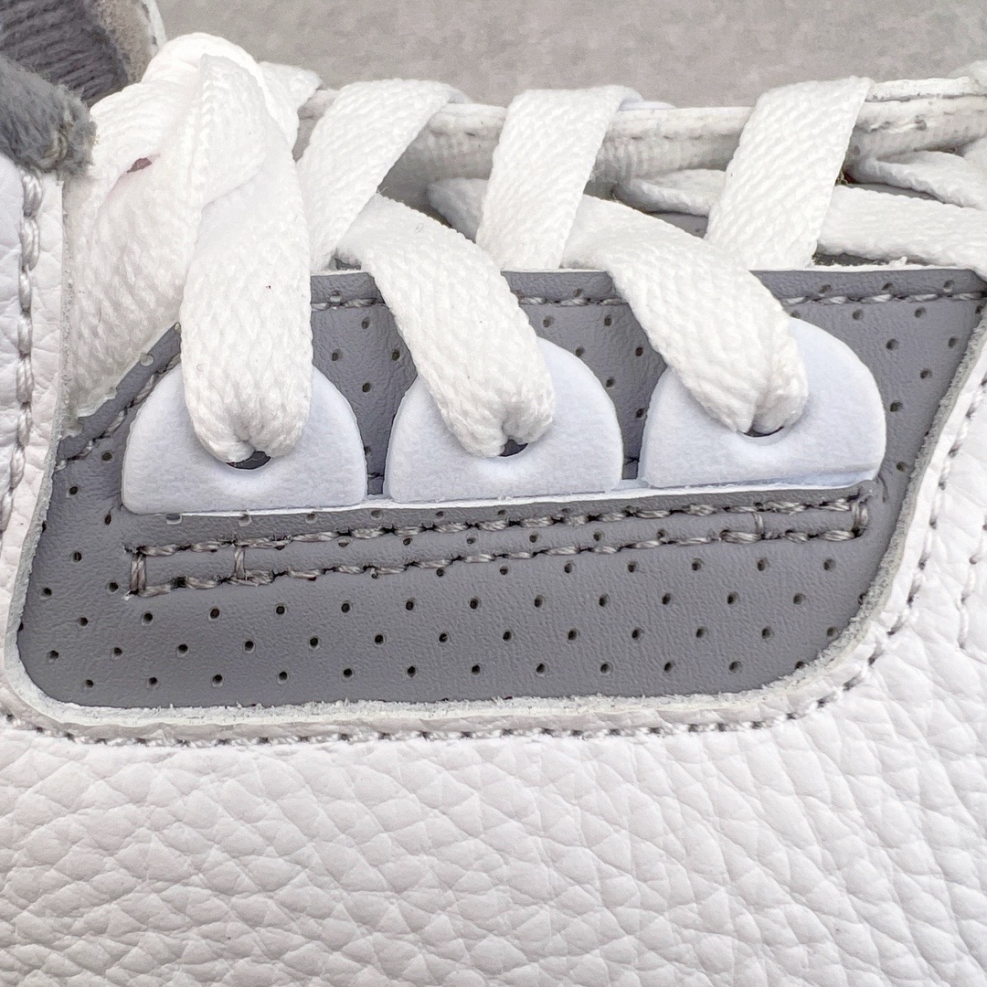 图片[16]-＃KZ神版 Air Jordan AJ3 Retro 白红 DN3707-160 独家外贸特供尺码含45.5 48.5 国内外口碑最好最推荐的产品 市场中端王者 亲自操刀耗时半年巨作 全套原纸板楦头开发 原厂大底磨具加持立体防滑纹理 原装可视Air Sole气垫 原汁原味最完美的三代版型 唯一正确鞋头趴度弧度高度鞋身腰线 此版本只针对中端市场 皮料材质有所更替 其他数据细节工艺流程均保持一致 绝不口嗨 细节品控鞋型随意秒杀市面3XX 4XX 原厂TPU后跟饰片 正确内里反口里网布 皮料菱角分明不变形无多余毛边 正确手工大底描漆拉丝 市场唯一原厂鞋扣模具 原厂织唛标 原厂飞人电绣工艺 尾指中部跳三针 独家绑鞋带手法 印刷中底布 四线拉帮 米色美纹纸贴合固定 进口港宝加持 后跟自然饱满 全鞋荧光划线卡点 追求极致完美 每一双都是工艺品 多重QC质检 超越公司货的品控标准 实实在在的免检产品 尺码：40 40.5 41 42 42.5 43 44 44.5 45 45.5 46 47.5 48.5-选品中心