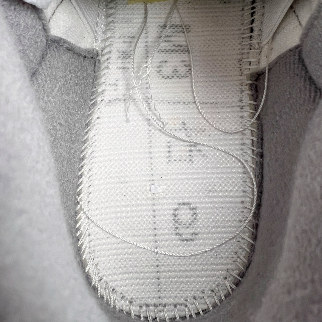 图片[17]-＃KZ神版 Air Jordan AJ3 Retro 白红 DN3707-160 独家外贸特供尺码含45.5 48.5 国内外口碑最好最推荐的产品 市场中端王者 亲自操刀耗时半年巨作 全套原纸板楦头开发 原厂大底磨具加持立体防滑纹理 原装可视Air Sole气垫 原汁原味最完美的三代版型 唯一正确鞋头趴度弧度高度鞋身腰线 此版本只针对中端市场 皮料材质有所更替 其他数据细节工艺流程均保持一致 绝不口嗨 细节品控鞋型随意秒杀市面3XX 4XX 原厂TPU后跟饰片 正确内里反口里网布 皮料菱角分明不变形无多余毛边 正确手工大底描漆拉丝 市场唯一原厂鞋扣模具 原厂织唛标 原厂飞人电绣工艺 尾指中部跳三针 独家绑鞋带手法 印刷中底布 四线拉帮 米色美纹纸贴合固定 进口港宝加持 后跟自然饱满 全鞋荧光划线卡点 追求极致完美 每一双都是工艺品 多重QC质检 超越公司货的品控标准 实实在在的免检产品 尺码：40 40.5 41 42 42.5 43 44 44.5 45 45.5 46 47.5 48.5-选品中心