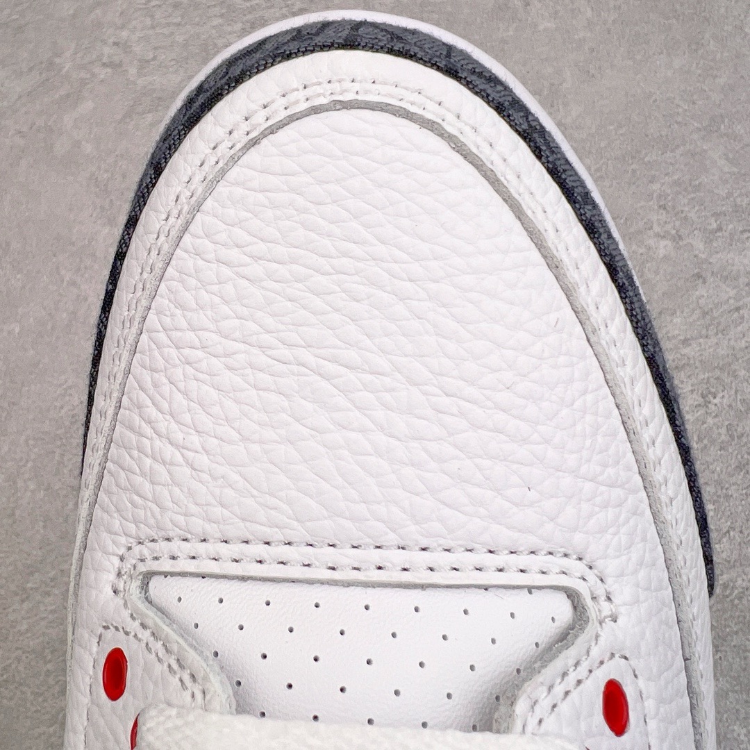 图片[12]-＃KZ神版 Air Jordan AJ3 Retro 火焰红 CZ6431-100 独家外贸特供尺码含45.5 48.5 国内外口碑最好最推荐的产品 市场中端王者 亲自操刀耗时半年巨作 全套原纸板楦头开发 原厂大底磨具加持立体防滑纹理 原装可视Air Sole气垫 原汁原味最完美的三代版型 唯一正确鞋头趴度弧度高度鞋身腰线 此版本只针对中端市场 皮料材质有所更替 其他数据细节工艺流程均保持一致 绝不口嗨 细节品控鞋型随意秒杀市面3XX 4XX 原厂TPU后跟饰片 正确内里反口里网布 皮料菱角分明不变形无多余毛边 正确手工大底描漆拉丝 市场唯一原厂鞋扣模具 原厂织唛标 原厂飞人电绣工艺 尾指中部跳三针 独家绑鞋带手法 印刷中底布 四线拉帮 米色美纹纸贴合固定 进口港宝加持 后跟自然饱满 全鞋荧光划线卡点 追求极致完美 每一双都是工艺品 多重QC质检 超越公司货的品控标准 实实在在的免检产品 尺码：40 40.5 41 42 42.5 43 44 44.5 45 45.5 46 47.5 48.5-选品中心