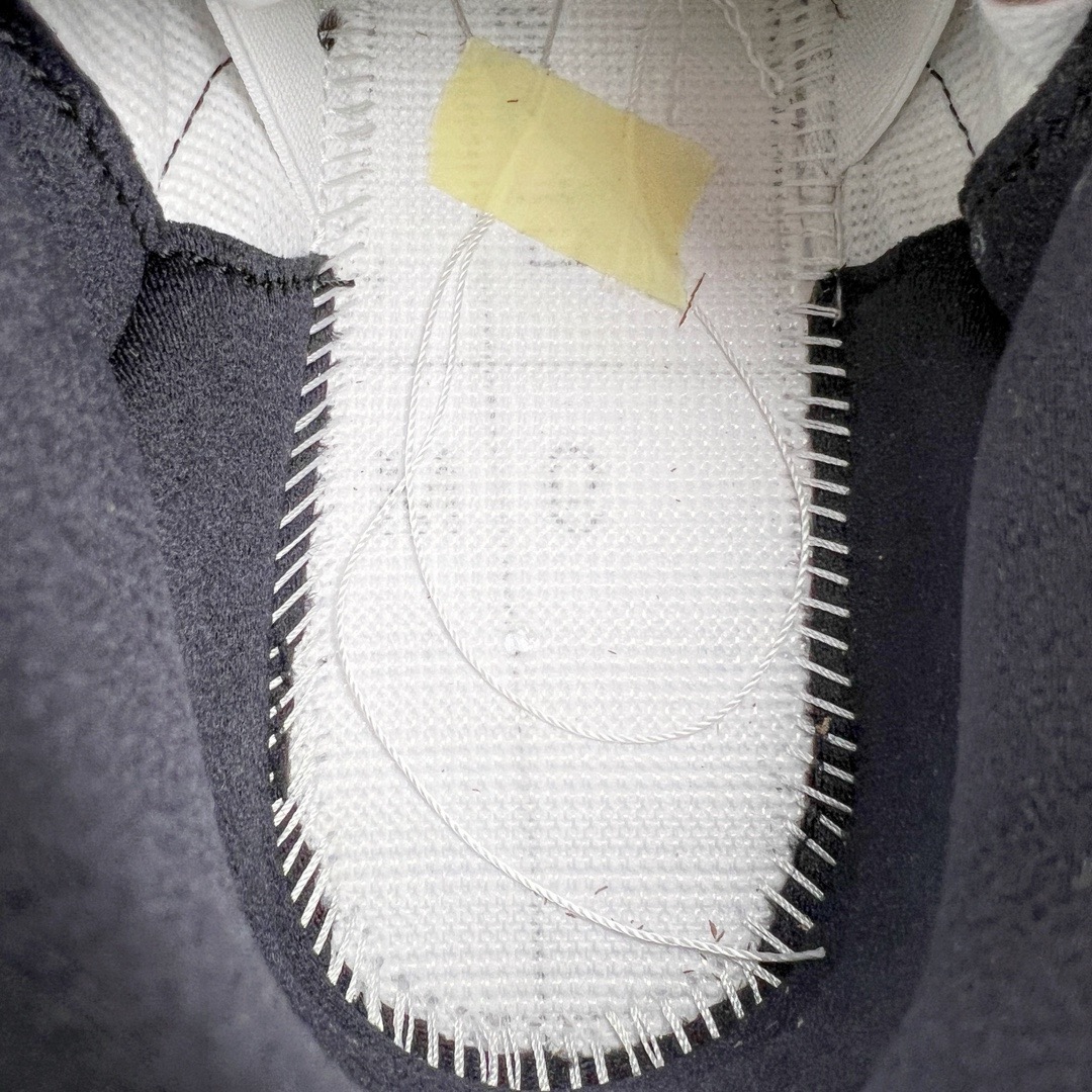 图片[18]-＃KZ神版 Air Jordan AJ3 Retro 火焰红 CZ6431-100 独家外贸特供尺码含45.5 48.5 国内外口碑最好最推荐的产品 市场中端王者 亲自操刀耗时半年巨作 全套原纸板楦头开发 原厂大底磨具加持立体防滑纹理 原装可视Air Sole气垫 原汁原味最完美的三代版型 唯一正确鞋头趴度弧度高度鞋身腰线 此版本只针对中端市场 皮料材质有所更替 其他数据细节工艺流程均保持一致 绝不口嗨 细节品控鞋型随意秒杀市面3XX 4XX 原厂TPU后跟饰片 正确内里反口里网布 皮料菱角分明不变形无多余毛边 正确手工大底描漆拉丝 市场唯一原厂鞋扣模具 原厂织唛标 原厂飞人电绣工艺 尾指中部跳三针 独家绑鞋带手法 印刷中底布 四线拉帮 米色美纹纸贴合固定 进口港宝加持 后跟自然饱满 全鞋荧光划线卡点 追求极致完美 每一双都是工艺品 多重QC质检 超越公司货的品控标准 实实在在的免检产品 尺码：40 40.5 41 42 42.5 43 44 44.5 45 45.5 46 47.5 48.5-选品中心