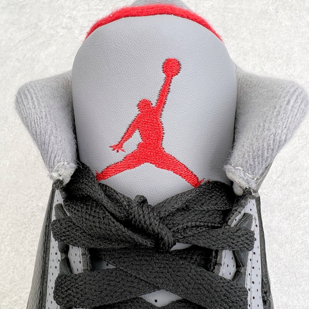 图片[11]-＃KZ神版 Air Jordan AJ3 Retro 黑水泥 854262-001 独家外贸特供尺码含45.5 48.5 国内外口碑最好最推荐的产品 市场中端王者 亲自操刀耗时半年巨作 全套原纸板楦头开发 原厂大底磨具加持立体防滑纹理 原装可视Air Sole气垫 原汁原味最完美的三代版型 唯一正确鞋头趴度弧度高度鞋身腰线 此版本只针对中端市场 皮料材质有所更替 其他数据细节工艺流程均保持一致 绝不口嗨 细节品控鞋型随意秒杀市面3XX 4XX 原厂TPU后跟饰片 正确内里反口里网布 皮料菱角分明不变形无多余毛边 正确手工大底描漆拉丝 市场唯一原厂鞋扣模具 原厂织唛标 原厂飞人电绣工艺 尾指中部跳三针 独家绑鞋带手法 印刷中底布 四线拉帮 米色美纹纸贴合固定 进口港宝加持 后跟自然饱满 全鞋荧光划线卡点 追求极致完美 每一双都是工艺品 多重QC质检 超越公司货的品控标准 实实在在的免检产品 尺码：40 40.5 41 42 42.5 43 44 44.5 45 45.5 46 47.5 48.5-选品中心