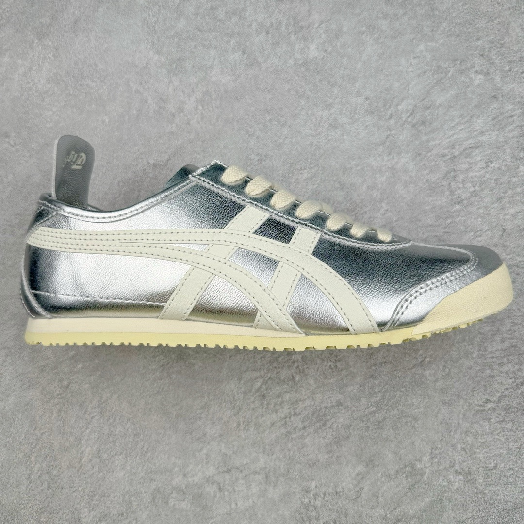 ＃HK纯原 Asics Onitsuka Tiger MEXICO 66 亚瑟士鬼冢虎复古经典板鞋 市场最强版本 头层小羊皮加持 海外订单工厂出品 超成熟稳定的做工品控 原装全套纸板楦头开发 原汁原味 完美呈现版型 私模正确鞋底咬花纹路 一比一鞋头弧度高度鞋身弧度 绝不口嗨 细节品控鞋型随意秒杀市面 原档咬花纹路私模大底 一个单元有六个三角形 总体形拼接呈现花瓣状 官方四联吊牌 原装Ortholite轻量化鞋垫 原盒原配 质保卡 说明书 钢印防尘纸 纸板中底带钢印 乳胶组合鞋垫 支持全方位的对比专柜 产品从款式颜色造型上体现出追求舒适和细节的完美 鞋类更是推崇手工制作的严谨与完美 融舒适性与可穿性的设计风格 注重细节的完美和别致魅力 既保持稳重 又不失轻松的时尚感 尺码：36 37 37.5 38 39 39.5 40 40.5 41.5 42 42.5 43.5 44 45 46-选品中心