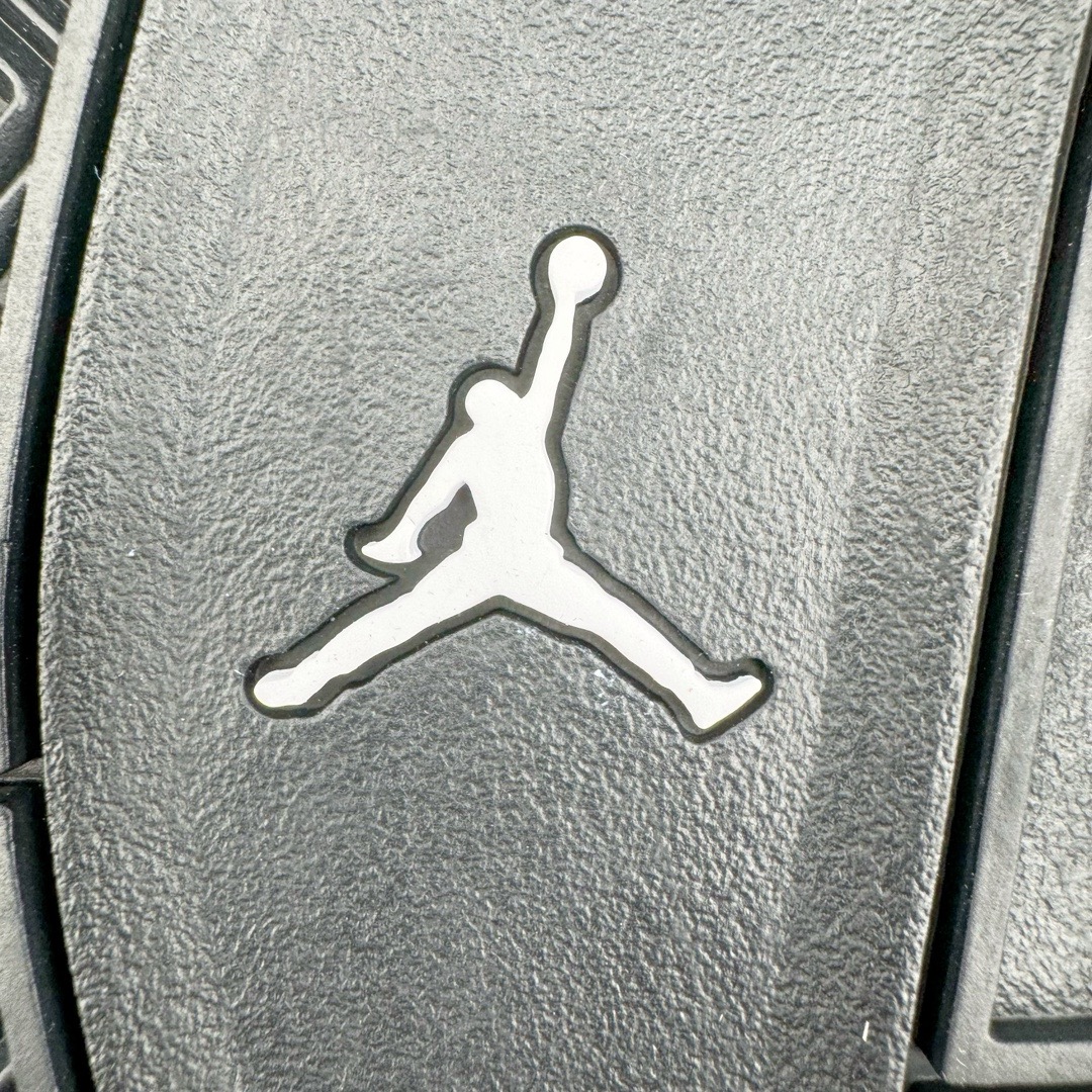 图片[20]-＃lw纯原 Air Jordan AJ4 Retro \\\”Red Thunder\\\” 黑红雷电 CT8527-016 第一梯队最新批次 细节多次校对改良 接近完美 细节达到可过鉴定标准 耗时半年巨作 全套原纸板楦头开发 原厂特供皮料加持 确保原汁原味 完美呈现四代版型 一比一鞋头弧度高度鞋身弧度 数据细节工艺流程均保持原鞋一致 原厂TPU网格鞋带扣 正确内里网布 菱角分明不变形无多余毛边 柔软性质感一致于原鞋 原厂织唛标 原厂飞人电绣工艺 尾指中部跳三针 独家绑鞋带手法 印刷中底布 四线拉帮 米色美纹纸贴合固定 进口港宝加持 后跟自然饱满 全鞋荧光划线卡点 追求极致完美 每一双都是工艺品 多重QC质检 超越公司货的品控标准 实实在在的免检产品 尺码：40 40.5 41 42 42.5 43 44 44.5 45 46 47.5 48.5-选品中心