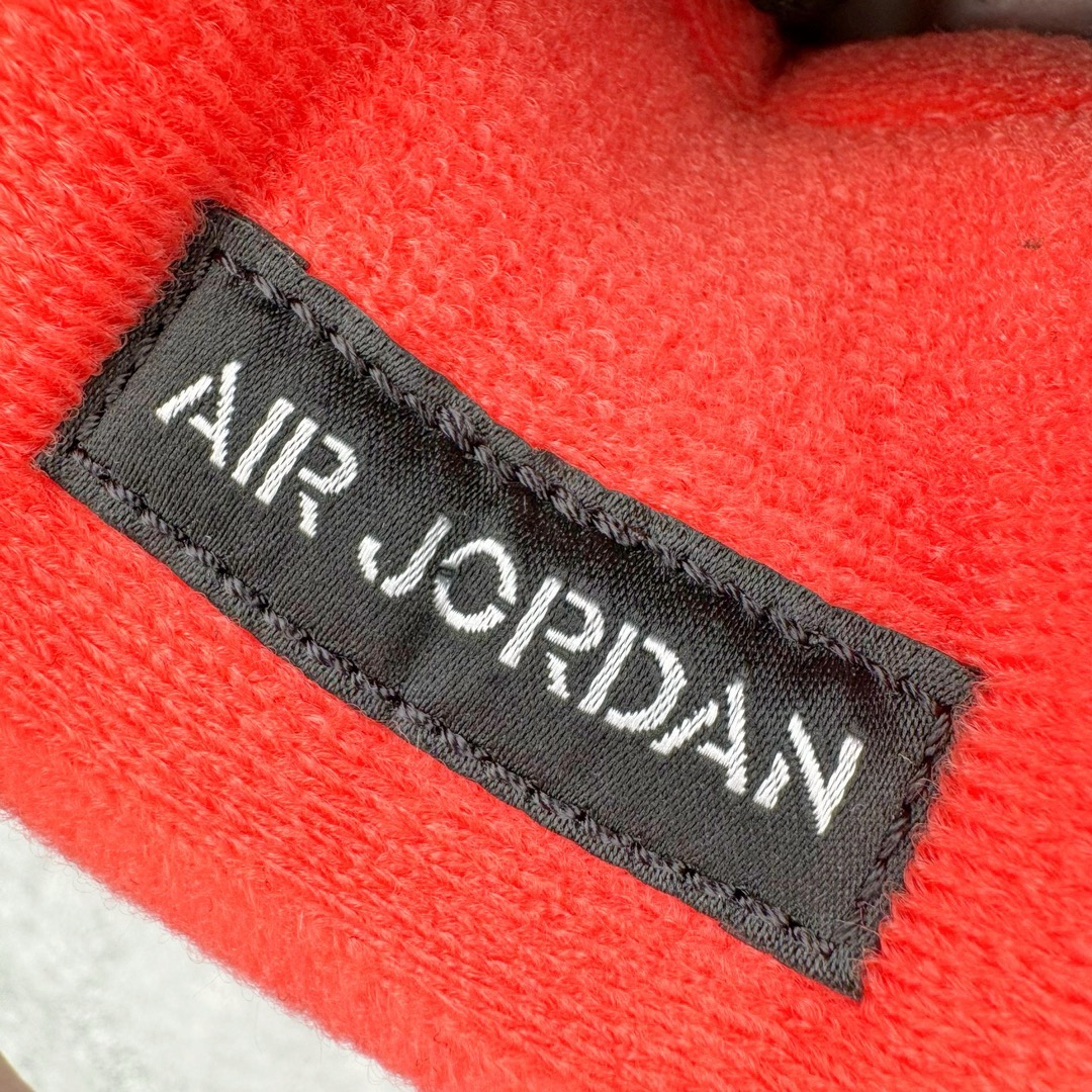 图片[18]-＃lw纯原 Air Jordan AJ4 Retro \\\”Red Thunder\\\” 黑红雷电 CT8527-016 第一梯队最新批次 细节多次校对改良 接近完美 细节达到可过鉴定标准 耗时半年巨作 全套原纸板楦头开发 原厂特供皮料加持 确保原汁原味 完美呈现四代版型 一比一鞋头弧度高度鞋身弧度 数据细节工艺流程均保持原鞋一致 原厂TPU网格鞋带扣 正确内里网布 菱角分明不变形无多余毛边 柔软性质感一致于原鞋 原厂织唛标 原厂飞人电绣工艺 尾指中部跳三针 独家绑鞋带手法 印刷中底布 四线拉帮 米色美纹纸贴合固定 进口港宝加持 后跟自然饱满 全鞋荧光划线卡点 追求极致完美 每一双都是工艺品 多重QC质检 超越公司货的品控标准 实实在在的免检产品 尺码：40 40.5 41 42 42.5 43 44 44.5 45 46 47.5 48.5-选品中心