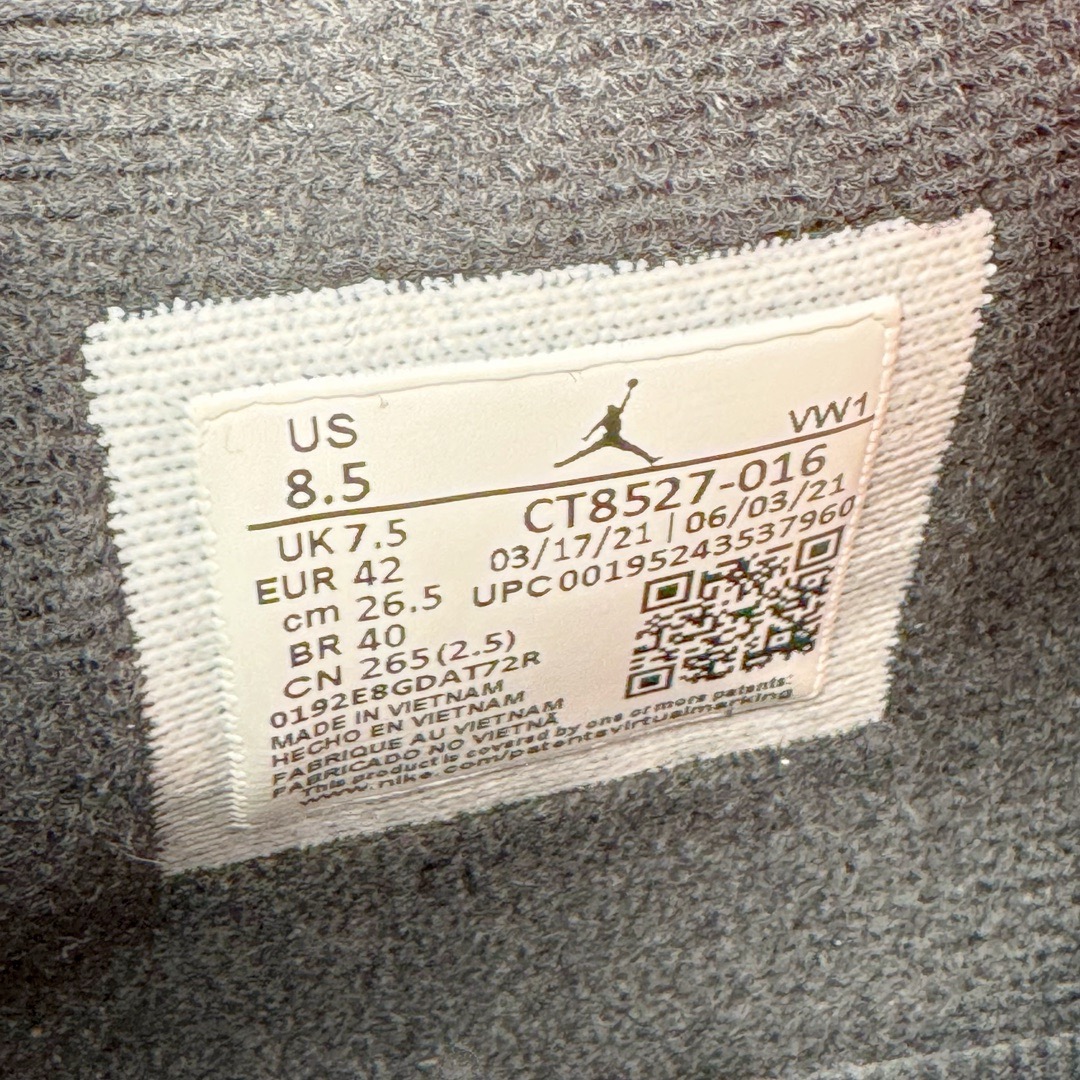 图片[10]-＃lw纯原 Air Jordan AJ4 Retro \\\”Red Thunder\\\” 黑红雷电 CT8527-016 第一梯队最新批次 细节多次校对改良 接近完美 细节达到可过鉴定标准 耗时半年巨作 全套原纸板楦头开发 原厂特供皮料加持 确保原汁原味 完美呈现四代版型 一比一鞋头弧度高度鞋身弧度 数据细节工艺流程均保持原鞋一致 原厂TPU网格鞋带扣 正确内里网布 菱角分明不变形无多余毛边 柔软性质感一致于原鞋 原厂织唛标 原厂飞人电绣工艺 尾指中部跳三针 独家绑鞋带手法 印刷中底布 四线拉帮 米色美纹纸贴合固定 进口港宝加持 后跟自然饱满 全鞋荧光划线卡点 追求极致完美 每一双都是工艺品 多重QC质检 超越公司货的品控标准 实实在在的免检产品 尺码：40 40.5 41 42 42.5 43 44 44.5 45 46 47.5 48.5-选品中心