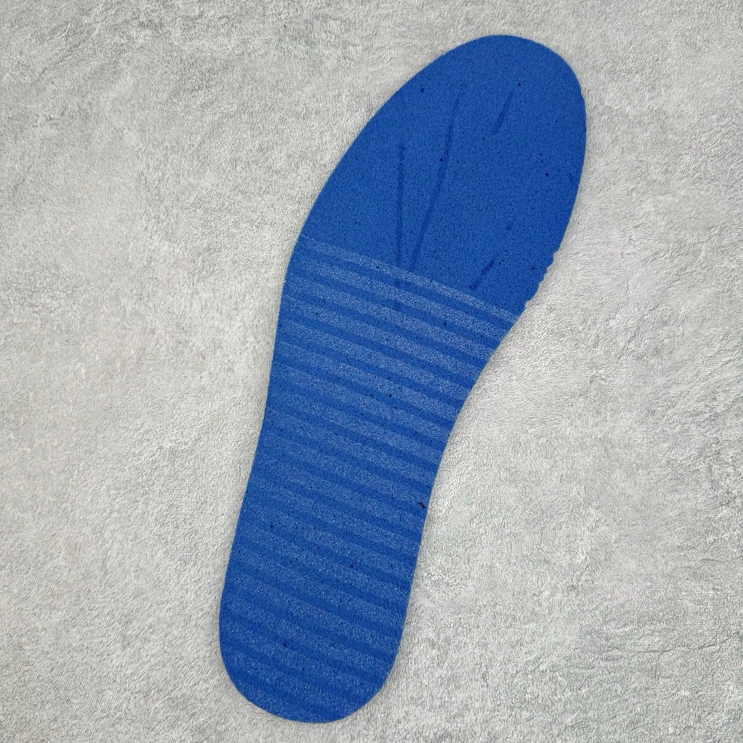 图片[22]-＃lw纯原 Air Jordan AJ4 Retro \\\”Red Thunder\\\” 黑红雷电 CT8527-016 第一梯队最新批次 细节多次校对改良 接近完美 细节达到可过鉴定标准 耗时半年巨作 全套原纸板楦头开发 原厂特供皮料加持 确保原汁原味 完美呈现四代版型 一比一鞋头弧度高度鞋身弧度 数据细节工艺流程均保持原鞋一致 原厂TPU网格鞋带扣 正确内里网布 菱角分明不变形无多余毛边 柔软性质感一致于原鞋 原厂织唛标 原厂飞人电绣工艺 尾指中部跳三针 独家绑鞋带手法 印刷中底布 四线拉帮 米色美纹纸贴合固定 进口港宝加持 后跟自然饱满 全鞋荧光划线卡点 追求极致完美 每一双都是工艺品 多重QC质检 超越公司货的品控标准 实实在在的免检产品 尺码：40 40.5 41 42 42.5 43 44 44.5 45 46 47.5 48.5-选品中心