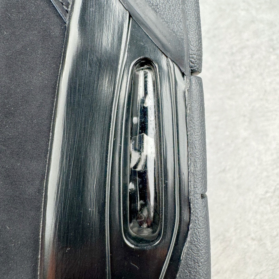 图片[16]-＃lw纯原 Air Jordan AJ4 \\\”black Cat\\\” 黑猫 CU1110-010 第一梯队最新批次 细节多次校对改良 接近完美 细节达到可过鉴定标准 耗时半年巨作 全套原纸板楦头开发 原厂特供皮料加持 确保原汁原味 完美呈现四代版型 一比一鞋头弧度高度鞋身弧度 数据细节工艺流程均保持原鞋一致 原厂TPU网格鞋带扣 正确内里网布 菱角分明不变形无多余毛边 柔软性质感一致于原鞋 原厂织唛标 原厂飞人电绣工艺 尾指中部跳三针 独家绑鞋带手法 印刷中底布 四线拉帮 米色美纹纸贴合固定 进口港宝加持 后跟自然饱满 全鞋荧光划线卡点 追求极致完美 每一双都是工艺品 多重QC质检 超越公司货的品控标准 实实在在的免检产品 尺码：40 40.5 41 42 42.5 43 44 44.5 45 46 47.5 48.5-选品中心