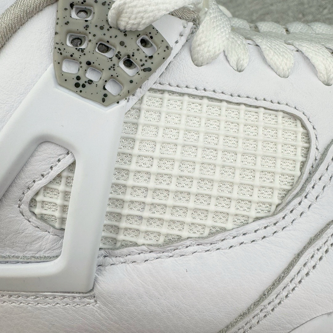 图片[11]-＃lw纯原 Air Jordan AJ4 Retro 白灰奥利奥 CT8527-100 第一梯队最新批次 细节多次校对改良 接近完美 细节达到可过鉴定标准 耗时半年巨作 全套原纸板楦头开发 原厂特供皮料加持 确保原汁原味 完美呈现四代版型 一比一鞋头弧度高度鞋身弧度 数据细节工艺流程均保持原鞋一致 原厂TPU网格鞋带扣 正确内里网布 菱角分明不变形无多余毛边 柔软性质感一致于原鞋 原厂织唛标 原厂飞人电绣工艺 尾指中部跳三针 独家绑鞋带手法 印刷中底布 四线拉帮 米色美纹纸贴合固定 进口港宝加持 后跟自然饱满 全鞋荧光划线卡点 追求极致完美 每一双都是工艺品 多重QC质检 超越公司货的品控标准 实实在在的免检产品 尺码：40 40.5 41 42 42.5 43 44 44.5 45 46 47.5 48.5-选品中心