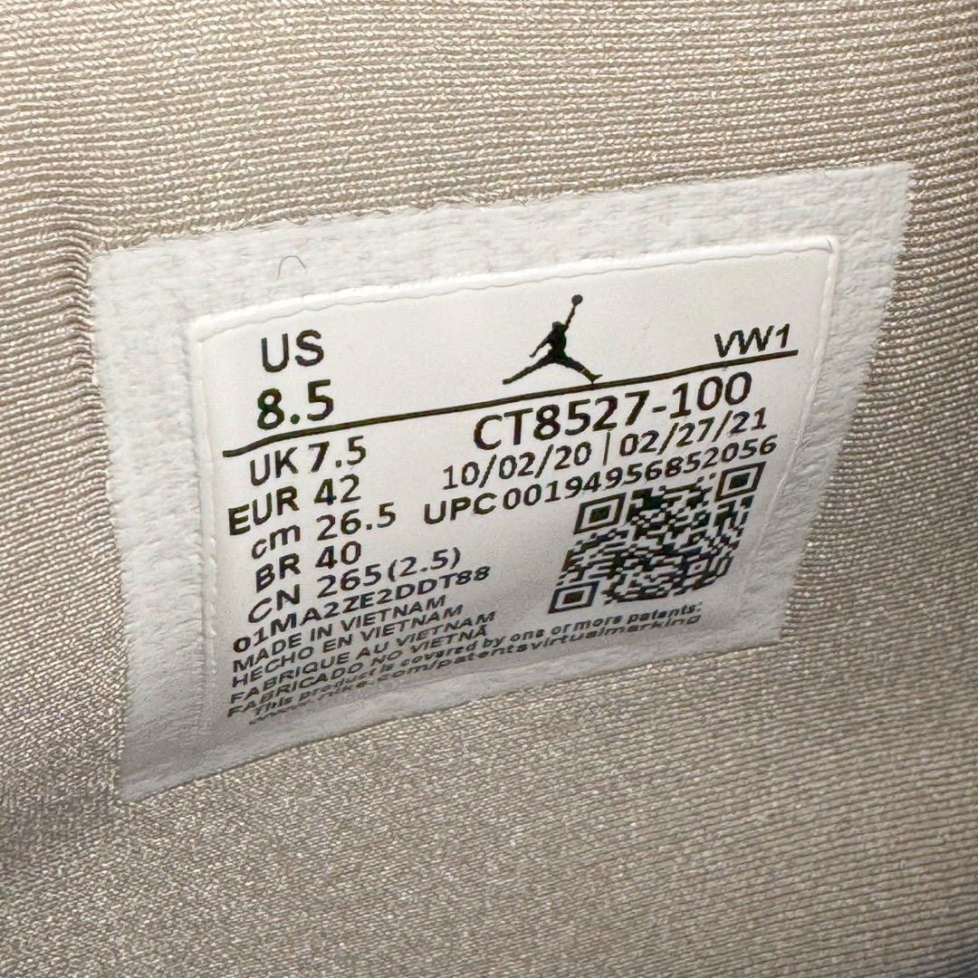 图片[18]-＃lw纯原 Air Jordan AJ4 Retro 白灰奥利奥 CT8527-100 第一梯队最新批次 细节多次校对改良 接近完美 细节达到可过鉴定标准 耗时半年巨作 全套原纸板楦头开发 原厂特供皮料加持 确保原汁原味 完美呈现四代版型 一比一鞋头弧度高度鞋身弧度 数据细节工艺流程均保持原鞋一致 原厂TPU网格鞋带扣 正确内里网布 菱角分明不变形无多余毛边 柔软性质感一致于原鞋 原厂织唛标 原厂飞人电绣工艺 尾指中部跳三针 独家绑鞋带手法 印刷中底布 四线拉帮 米色美纹纸贴合固定 进口港宝加持 后跟自然饱满 全鞋荧光划线卡点 追求极致完美 每一双都是工艺品 多重QC质检 超越公司货的品控标准 实实在在的免检产品 尺码：40 40.5 41 42 42.5 43 44 44.5 45 46 47.5 48.5-选品中心