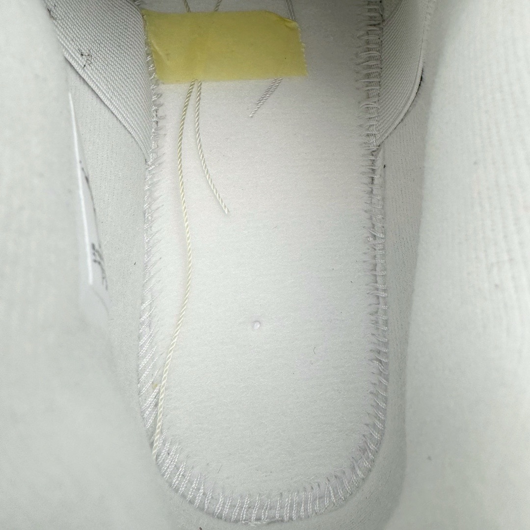 图片[10]-＃lw纯原 Air Jordan AJ4 Retro 盐白金属扣 AQ9129-170 第一梯队最新批次 细节多次校对改良 接近完美 细节达到可过鉴定标准 耗时半年巨作 全套原纸板楦头开发 原厂特供皮料加持 确保原汁原味 完美呈现四代版型 一比一鞋头弧度高度鞋身弧度 数据细节工艺流程均保持原鞋一致 原厂TPU网格鞋带扣 正确内里网布 菱角分明不变形无多余毛边 柔软性质感一致于原鞋 原厂织唛标 原厂飞人电绣工艺 尾指中部跳三针 独家绑鞋带手法 印刷中底布 四线拉帮 米色美纹纸贴合固定 进口港宝加持 后跟自然饱满 全鞋荧光划线卡点 追求极致完美 每一双都是工艺品 多重QC质检 超越公司货的品控标准 实实在在的免检产品 尺码：36 36.5 37.5 38 38.5 39 40 40.5 41 42 42.5 43 44 44.5 45 46 47.5 48.5-选品中心