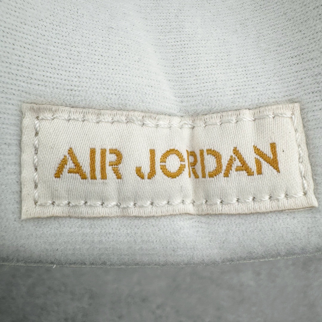 图片[21]-＃lw纯原 Air Jordan AJ4 Retro 盐白金属扣 AQ9129-170 第一梯队最新批次 细节多次校对改良 接近完美 细节达到可过鉴定标准 耗时半年巨作 全套原纸板楦头开发 原厂特供皮料加持 确保原汁原味 完美呈现四代版型 一比一鞋头弧度高度鞋身弧度 数据细节工艺流程均保持原鞋一致 原厂TPU网格鞋带扣 正确内里网布 菱角分明不变形无多余毛边 柔软性质感一致于原鞋 原厂织唛标 原厂飞人电绣工艺 尾指中部跳三针 独家绑鞋带手法 印刷中底布 四线拉帮 米色美纹纸贴合固定 进口港宝加持 后跟自然饱满 全鞋荧光划线卡点 追求极致完美 每一双都是工艺品 多重QC质检 超越公司货的品控标准 实实在在的免检产品 尺码：36 36.5 37.5 38 38.5 39 40 40.5 41 42 42.5 43 44 44.5 45 46 47.5 48.5-选品中心