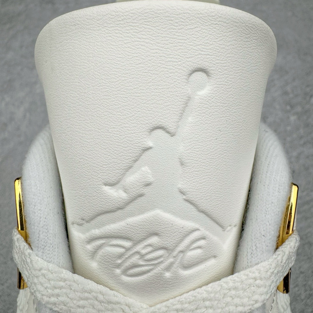 图片[12]-＃lw纯原 Air Jordan AJ4 Retro 盐白金属扣 AQ9129-170 第一梯队最新批次 细节多次校对改良 接近完美 细节达到可过鉴定标准 耗时半年巨作 全套原纸板楦头开发 原厂特供皮料加持 确保原汁原味 完美呈现四代版型 一比一鞋头弧度高度鞋身弧度 数据细节工艺流程均保持原鞋一致 原厂TPU网格鞋带扣 正确内里网布 菱角分明不变形无多余毛边 柔软性质感一致于原鞋 原厂织唛标 原厂飞人电绣工艺 尾指中部跳三针 独家绑鞋带手法 印刷中底布 四线拉帮 米色美纹纸贴合固定 进口港宝加持 后跟自然饱满 全鞋荧光划线卡点 追求极致完美 每一双都是工艺品 多重QC质检 超越公司货的品控标准 实实在在的免检产品 尺码：36 36.5 37.5 38 38.5 39 40 40.5 41 42 42.5 43 44 44.5 45 46 47.5 48.5-选品中心
