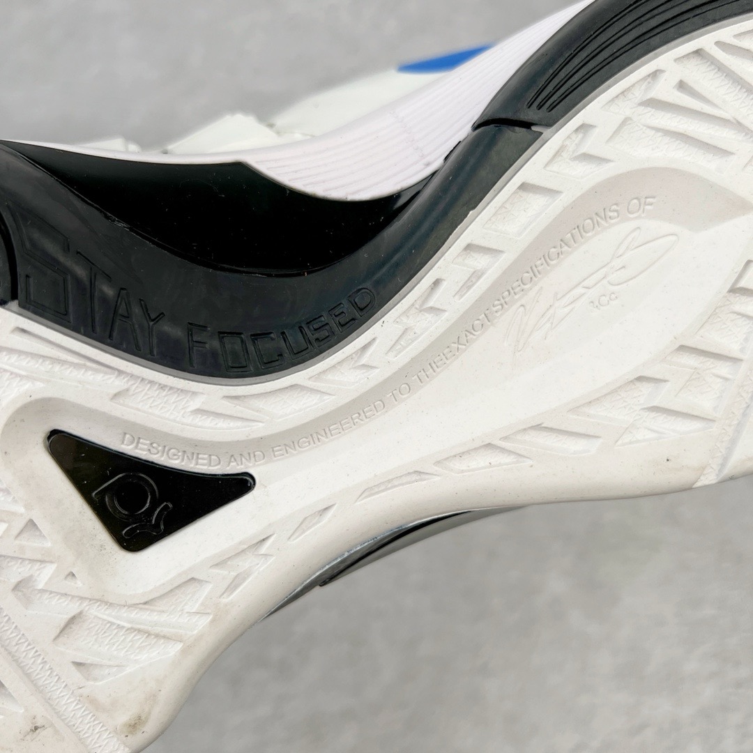 图片[18]-＃K版纯原 NK KD Ⅳ Think 16 杜兰特4代实战篮球鞋 总冠军白蓝 AQ5103-100 绝迹单品 实战神鞋 Sneaker鞋柜必备 为了应杜兰特追求鞋子轻质 包裹强的要求 将轻盈的Hyperfuse 鞋面与Adaptive Fit黏扣带系统完美结合 大大提升了鞋子的包裏性能 同时鞋帮的高度也达到了杜兰特球鞋的新低 极大程度的解放了脚踝 搭配前掌的Zoom气垫 突破响应非常迅速 外底使用了闪电状的纹路设计 暗合杜兰特的称号 鞋底不规则纹路设计 带来良好的抓地力 尺码：40 40.5 41 42 42.5 43 44 44.5 45 46\\r-选品中心