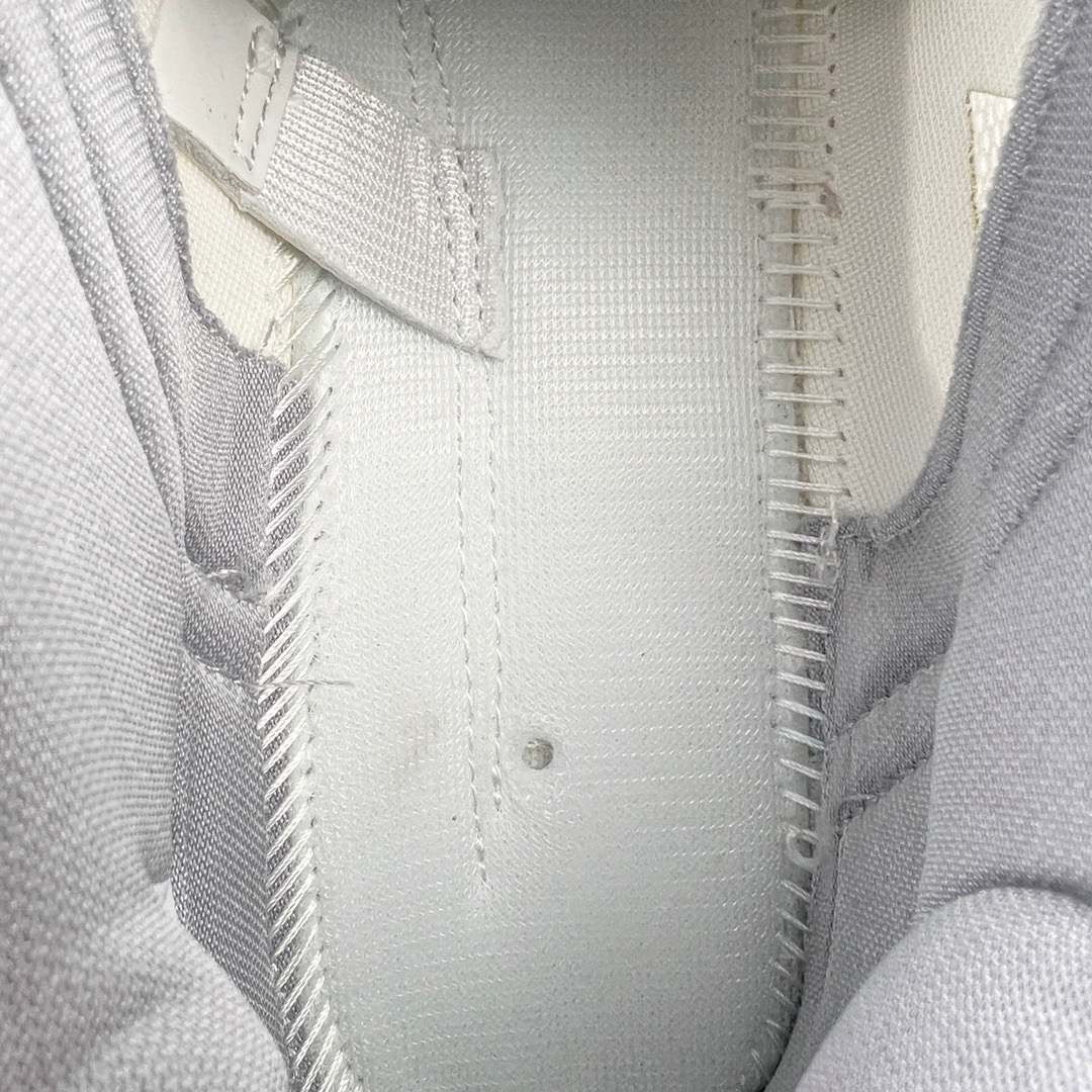 图片[10]-＃K版纯原 NK KD Ⅳ Think 16 杜兰特4代实战篮球鞋 总冠军白蓝 AQ5103-100 绝迹单品 实战神鞋 Sneaker鞋柜必备 为了应杜兰特追求鞋子轻质 包裹强的要求 将轻盈的Hyperfuse 鞋面与Adaptive Fit黏扣带系统完美结合 大大提升了鞋子的包裏性能 同时鞋帮的高度也达到了杜兰特球鞋的新低 极大程度的解放了脚踝 搭配前掌的Zoom气垫 突破响应非常迅速 外底使用了闪电状的纹路设计 暗合杜兰特的称号 鞋底不规则纹路设计 带来良好的抓地力 尺码：40 40.5 41 42 42.5 43 44 44.5 45 46\\r-选品中心