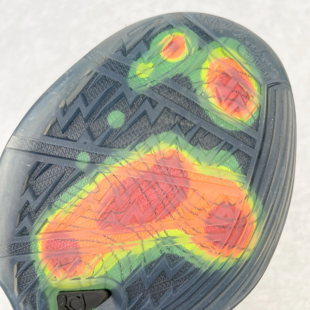 图片[17]-＃K版纯原 NK KD Ⅳ Weatherman 杜兰特4代实战篮球鞋 气象员 473679-303 绝迹单品 实战神鞋 Sneaker鞋柜必备 为了应杜兰特追求鞋子轻质 包裹强的要求 将轻盈的Hyperfuse 鞋面与Adaptive Fit黏扣带系统完美结合 大大提升了鞋子的包裏性能 同时鞋帮的高度也达到了杜兰特球鞋的新低 极大程度的解放了脚踝 搭配前掌的Zoom气垫 突破响应非常迅速 外底使用了闪电状的纹路设计 暗合杜兰特的称号 鞋底不规则纹路设计 带来良好的抓地力 尺码：40 40.5 41 42 42.5 43 44 44.5 45 46\\r-选品中心