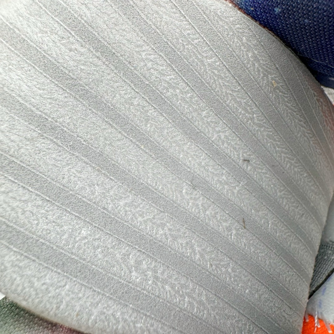 图片[18]-＃K版纯原 NK KD Ⅳ Think 16 杜兰特4代实战篮球鞋 全明星 金属银 520814-001 绝迹单品 实战神鞋 Sneaker鞋柜必备 为了应杜兰特追求鞋子轻质 包裹强的要求 将轻盈的Hyperfuse 鞋面与Adaptive Fit黏扣带系统完美结合 大大提升了鞋子的包裏性能 同时鞋帮的高度也达到了杜兰特球鞋的新低 极大程度的解放了脚踝 搭配前掌的Zoom气垫 突破响应非常迅速 外底使用了闪电状的纹路设计 暗合杜兰特的称号 鞋底不规则纹路设计 带来良好的抓地力 尺码：40 40.5 41 42 42.5 43 44 44.5 45 46\\r-选品中心