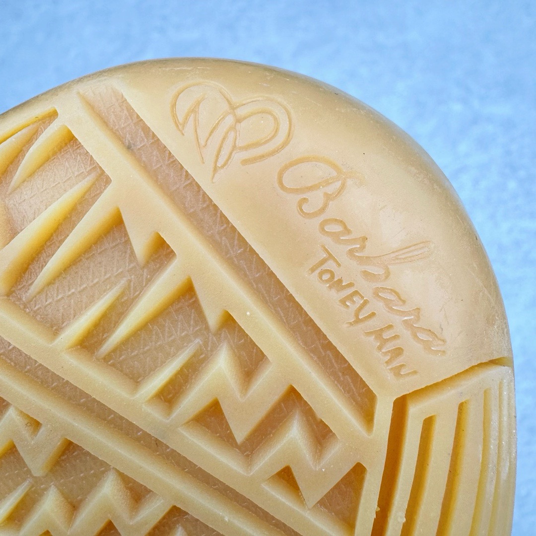 图片[15]-＃K版纯原 NK KD Ⅳ CNY 杜兰特4代实战篮球鞋 龙年限定橄榄绿 FJ4189-200 绝迹单品 实战神鞋 Sneaker鞋柜必备 为了应杜兰特追求鞋子轻质 包裹强的要求 将轻盈的Hyperfuse 鞋面与Adaptive Fit黏扣带系统完美结合 大大提升了鞋子的包裏性能 同时鞋帮的高度也达到了杜兰特球鞋的新低 极大程度的解放了脚踝 搭配前掌的Zoom气垫 突破响应非常迅速 外底使用了闪电状的纹路设计 暗合杜兰特的称号 鞋底不规则纹路设计 带来良好的抓地力 尺码：40 40.5 41 42 42.5 43 44 44.5 45 46\\r-选品中心