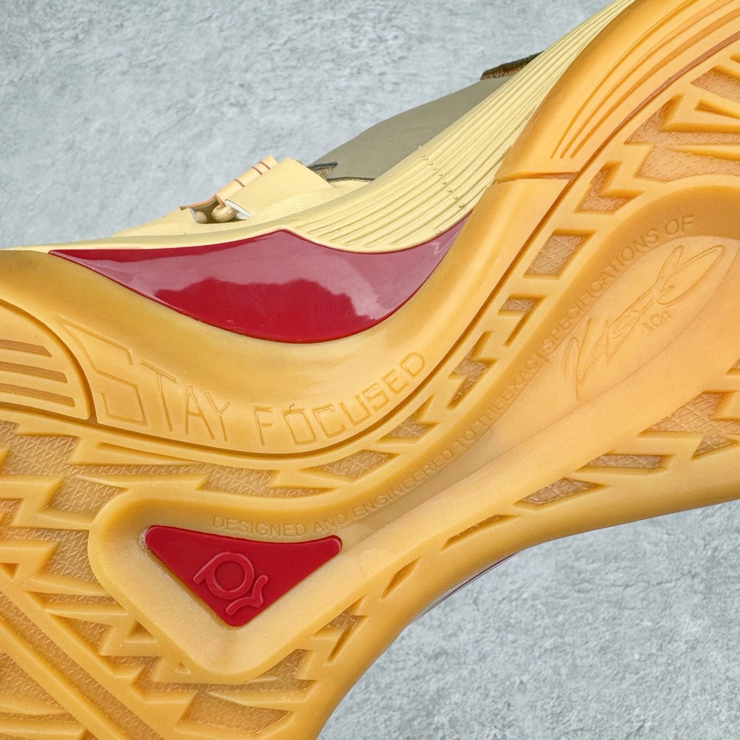 图片[16]-＃K版纯原 NK KD Ⅳ CNY 杜兰特4代实战篮球鞋 龙年限定橄榄绿 FJ4189-200 绝迹单品 实战神鞋 Sneaker鞋柜必备 为了应杜兰特追求鞋子轻质 包裹强的要求 将轻盈的Hyperfuse 鞋面与Adaptive Fit黏扣带系统完美结合 大大提升了鞋子的包裏性能 同时鞋帮的高度也达到了杜兰特球鞋的新低 极大程度的解放了脚踝 搭配前掌的Zoom气垫 突破响应非常迅速 外底使用了闪电状的纹路设计 暗合杜兰特的称号 鞋底不规则纹路设计 带来良好的抓地力 尺码：40 40.5 41 42 42.5 43 44 44.5 45 46\\r-选品中心