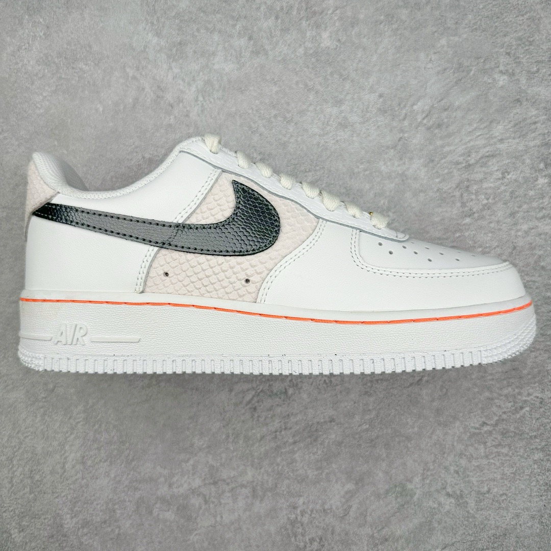 图片[5]-＃奥莱Zp订单福利 NK Air Force 1´07 Low 空军一号低帮百搭休闲运动板鞋 DQ7569-102 独家渠道 市面未流通批次 奥莱直播间499 599一样的东西 碾压市面现存所有版本 公司一样的东西 超值回馈 帮你省钱 支持各种鉴定 柔软、弹性十足的缓震性能和出色的中底设计 横跨复古与现代的外型结合 造就出风靡全球三十多年的Force 1 直到今天还深受青睐 尺码：36 36.5 37.5 38 38.5 39 40 40.5 41 42 42.5 43 44 44.5-选品中心