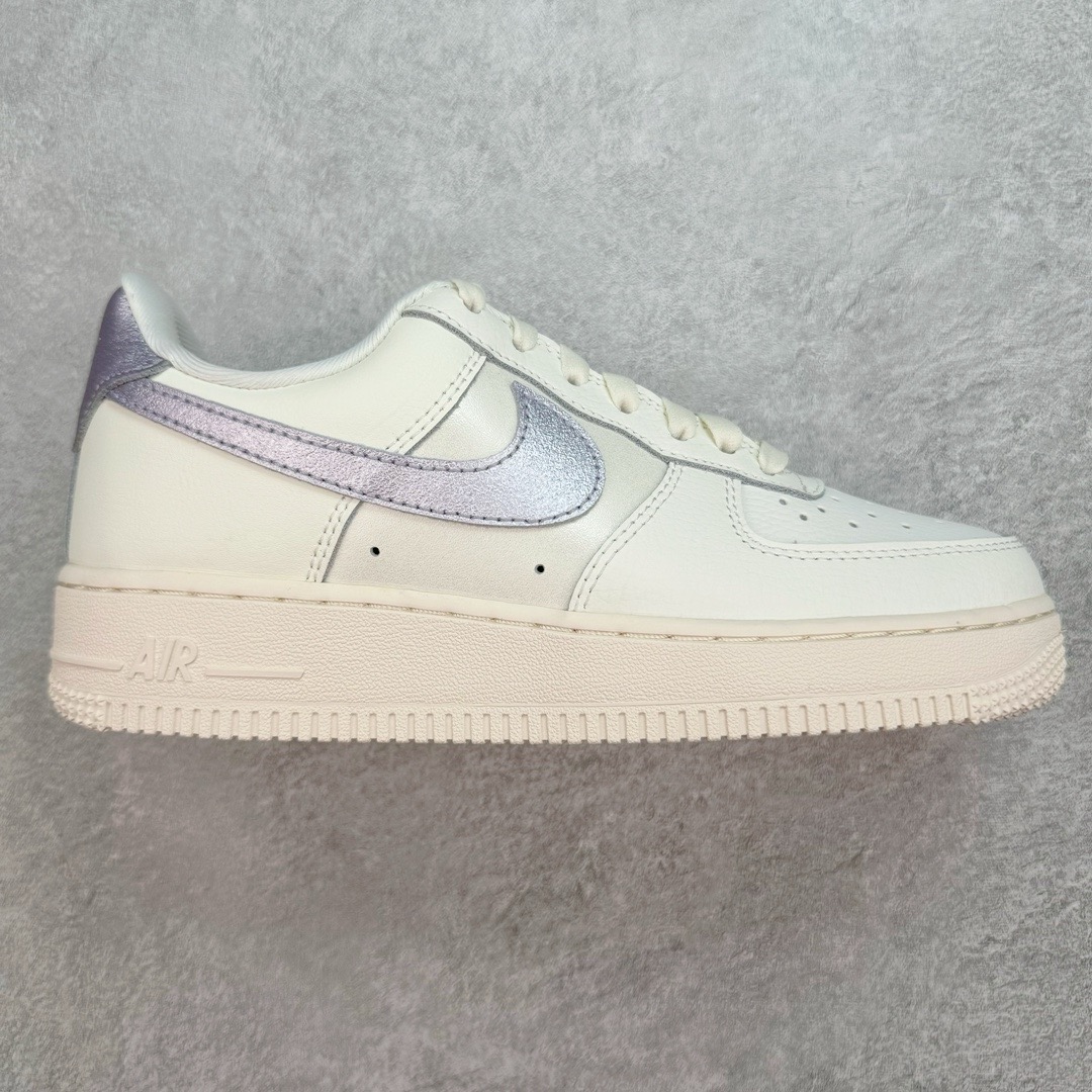 ＃奥莱Zp订单福利 NK Air Force 1´07 Low 空军一号低帮百搭休闲运动板鞋 DQ7569-102 独家渠道 市面未流通批次 奥莱直播间499 599一样的东西 碾压市面现存所有版本 公司一样的东西 超值回馈 帮你省钱 支持各种鉴定 柔软、弹性十足的缓震性能和出色的中底设计 横跨复古与现代的外型结合 造就出风靡全球三十多年的Force 1 直到今天还深受青睐 尺码：36 36.5 37.5 38 38.5 39 40 40.5 41 42 42.5 43 44 44.5-选品中心