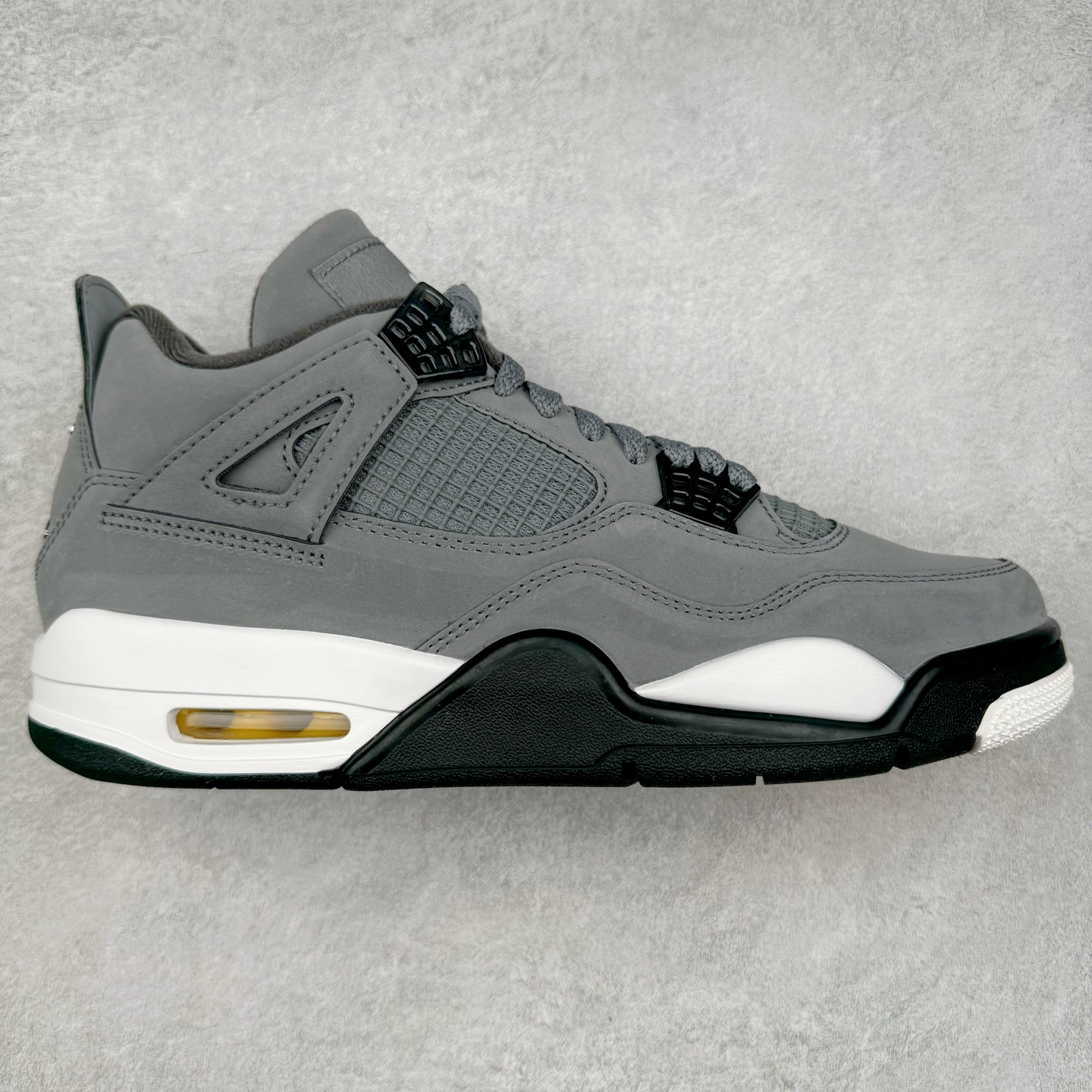 ＃GX Air Jordan AJ4 Retro \\\”Cool Grey\\\” 老鼠灰 酷灰 308497-007 圈内最强四代 独家外贸特供尺码含 45.5 49.5 50.5 耗时半年巨作 全套原纸板楦头开发 原厂特供皮料加持 确保原汁原味 完美呈现四代版型 一比一鞋头弧度高度鞋身弧度 数据细节工艺流程均保持原鞋一致 原厂TPU网格鞋带扣 正确内里网布 菱角分明不变形无多余毛边 柔软性质感一致于原鞋 市场唯一原厂鞋扣模具 背面可见隐藏注塑口 原厂织唛标 原厂飞人电绣工艺 尾指中部跳三针 独家绑鞋带手法 印刷中底布 四线拉帮 米色美纹纸贴合固定 进口港宝加持 后跟自然饱满 全鞋荧光划线卡点 追求极致完美 每一双都是工艺品 多重QC质检 超越公司货的品控标准 实实在在的免检产品 尺码：40 40.5 41 42 42.5 43 44 44.5 45 45.5 46 47.5 48.5 49.5 50.5-选品中心