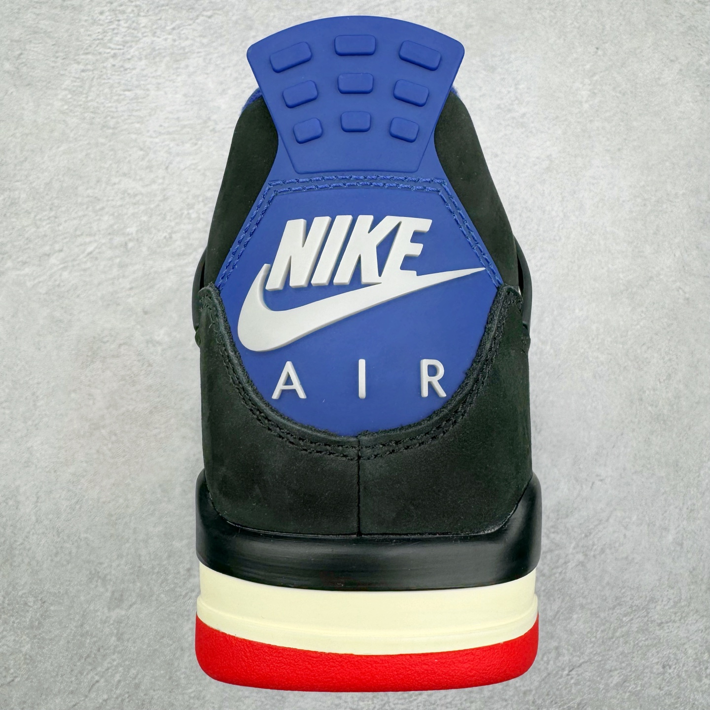 图片[8]-＃GX Air Jordan AJ4 Rare Air Laser 稀有空气 黑蓝红 FV5029-003 圈内最强四代 独家外贸特供尺码含 45.5 49.5 50.5 耗时半年巨作 全套原纸板楦头开发 原厂特供皮料加持 确保原汁原味 完美呈现四代版型 一比一鞋头弧度高度鞋身弧度 数据细节工艺流程均保持原鞋一致 原厂TPU网格鞋带扣 正确内里网布 菱角分明不变形无多余毛边 柔软性质感一致于原鞋 市场唯一原厂鞋扣模具 背面可见隐藏注塑口 原厂织唛标 原厂飞人电绣工艺 尾指中部跳三针 独家绑鞋带手法 印刷中底布 四线拉帮 米色美纹纸贴合固定 进口港宝加持 后跟自然饱满 全鞋荧光划线卡点 追求极致完美 每一双都是工艺品 多重QC质检 超越公司货的品控标准 实实在在的免检产品 尺码：40 40.5 41 42 42.5 43 44 44.5 45 45.5 46 47.5 48.5 49.5 50.5-选品中心