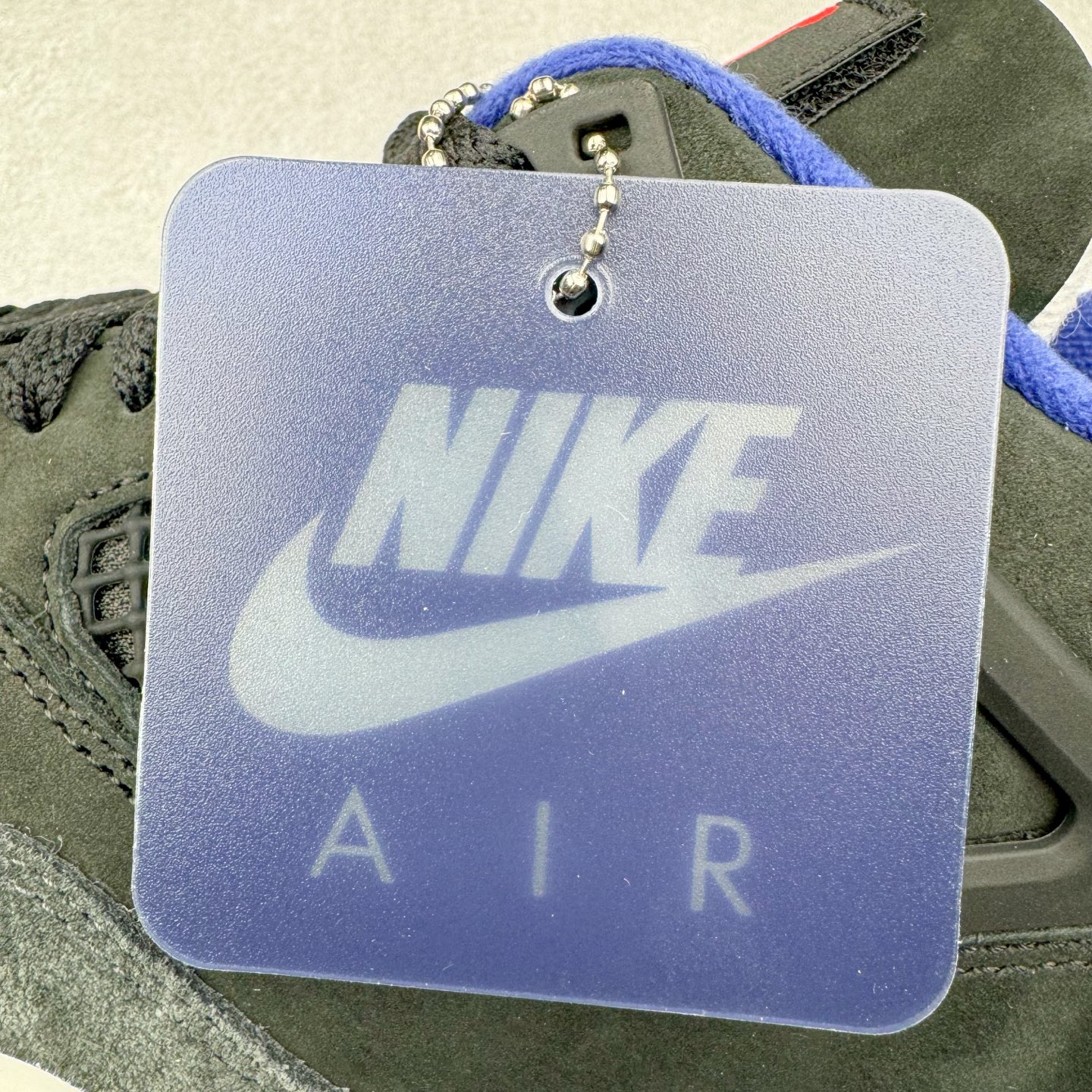 图片[20]-＃GX Air Jordan AJ4 Rare Air Laser 稀有空气 黑蓝红 FV5029-003 圈内最强四代 独家外贸特供尺码含 45.5 49.5 50.5 耗时半年巨作 全套原纸板楦头开发 原厂特供皮料加持 确保原汁原味 完美呈现四代版型 一比一鞋头弧度高度鞋身弧度 数据细节工艺流程均保持原鞋一致 原厂TPU网格鞋带扣 正确内里网布 菱角分明不变形无多余毛边 柔软性质感一致于原鞋 市场唯一原厂鞋扣模具 背面可见隐藏注塑口 原厂织唛标 原厂飞人电绣工艺 尾指中部跳三针 独家绑鞋带手法 印刷中底布 四线拉帮 米色美纹纸贴合固定 进口港宝加持 后跟自然饱满 全鞋荧光划线卡点 追求极致完美 每一双都是工艺品 多重QC质检 超越公司货的品控标准 实实在在的免检产品 尺码：40 40.5 41 42 42.5 43 44 44.5 45 45.5 46 47.5 48.5 49.5 50.5-选品中心