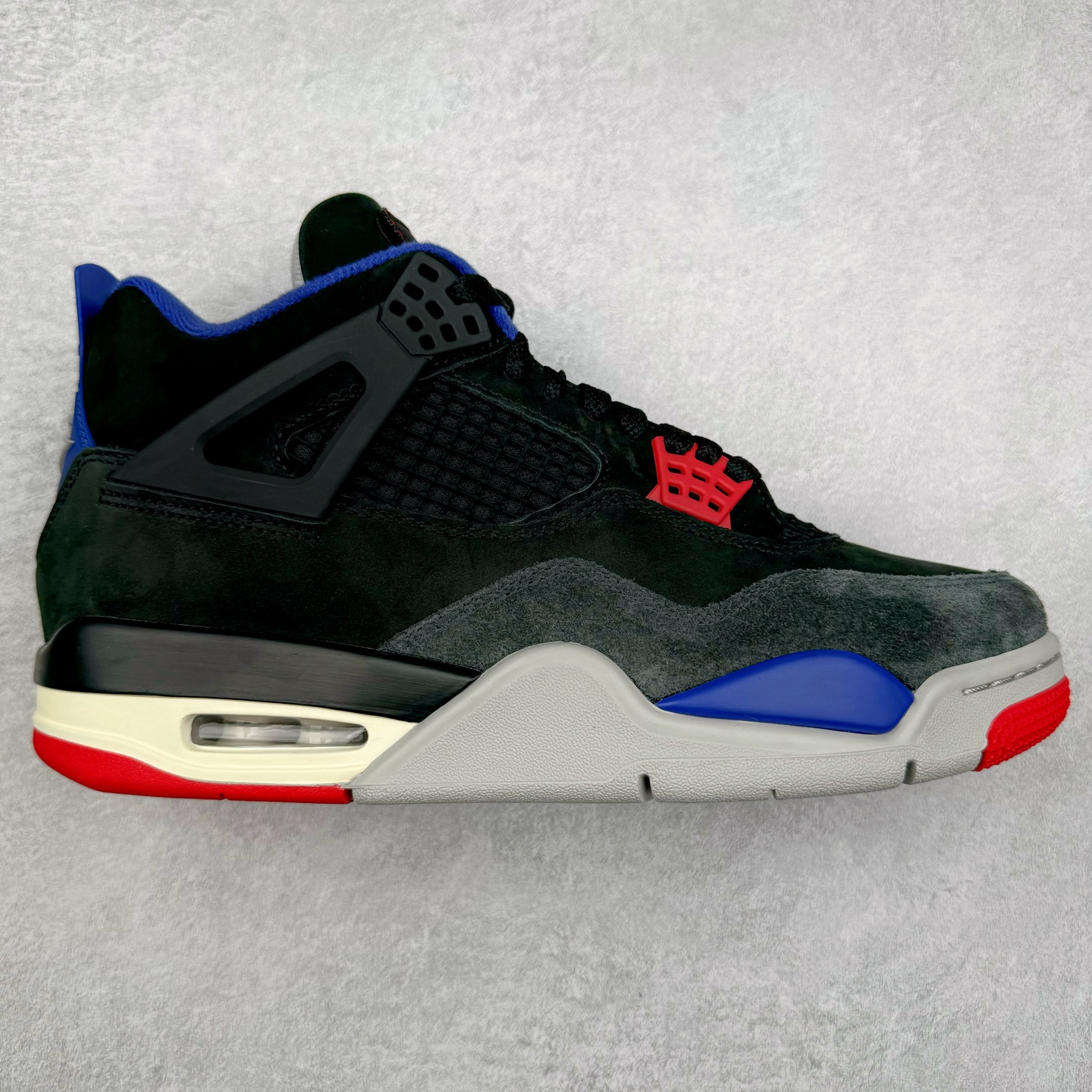 ＃GX Air Jordan AJ4 Rare Air Laser 稀有空气 黑蓝红 FV5029-003 圈内最强四代 独家外贸特供尺码含 45.5 49.5 50.5 耗时半年巨作 全套原纸板楦头开发 原厂特供皮料加持 确保原汁原味 完美呈现四代版型 一比一鞋头弧度高度鞋身弧度 数据细节工艺流程均保持原鞋一致 原厂TPU网格鞋带扣 正确内里网布 菱角分明不变形无多余毛边 柔软性质感一致于原鞋 市场唯一原厂鞋扣模具 背面可见隐藏注塑口 原厂织唛标 原厂飞人电绣工艺 尾指中部跳三针 独家绑鞋带手法 印刷中底布 四线拉帮 米色美纹纸贴合固定 进口港宝加持 后跟自然饱满 全鞋荧光划线卡点 追求极致完美 每一双都是工艺品 多重QC质检 超越公司货的品控标准 实实在在的免检产品 尺码：40 40.5 41 42 42.5 43 44 44.5 45 45.5 46 47.5 48.5 49.5 50.5-选品中心